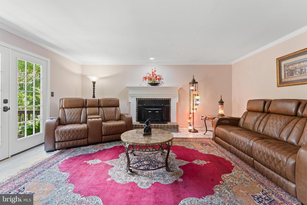 11301 BEAUCLAIRE BLVD, FREDERICKSBURG, Virginia 22408, 5 Bedrooms Bedrooms, ,3 BathroomsBathrooms,Residential,11301 BEAUCLAIRE BLVD,VASP2041678 MLS # VASP2041678