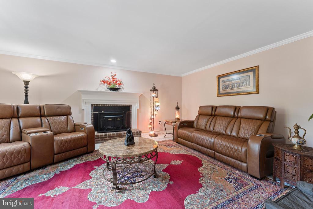 11301 BEAUCLAIRE BLVD, FREDERICKSBURG, Virginia 22408, 5 Bedrooms Bedrooms, ,3 BathroomsBathrooms,Residential,11301 BEAUCLAIRE BLVD,VASP2041678 MLS # VASP2041678