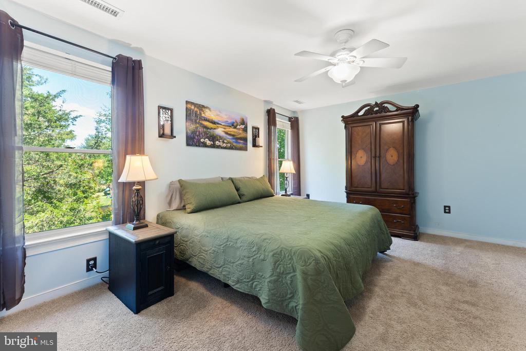 11301 BEAUCLAIRE BLVD, FREDERICKSBURG, Virginia 22408, 5 Bedrooms Bedrooms, ,3 BathroomsBathrooms,Residential,11301 BEAUCLAIRE BLVD,VASP2041678 MLS # VASP2041678