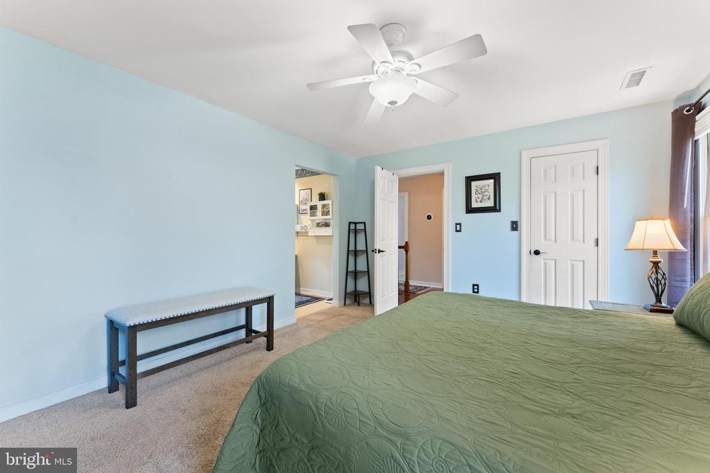 11301 BEAUCLAIRE BLVD, FREDERICKSBURG, Virginia 22408, 5 Bedrooms Bedrooms, ,3 BathroomsBathrooms,Residential,11301 BEAUCLAIRE BLVD,VASP2041678 MLS # VASP2041678
