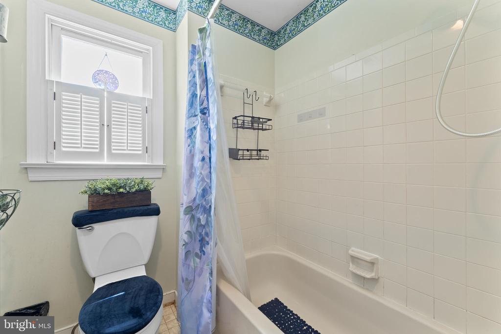 11301 BEAUCLAIRE BLVD, FREDERICKSBURG, Virginia 22408, 5 Bedrooms Bedrooms, ,3 BathroomsBathrooms,Residential,11301 BEAUCLAIRE BLVD,VASP2041678 MLS # VASP2041678