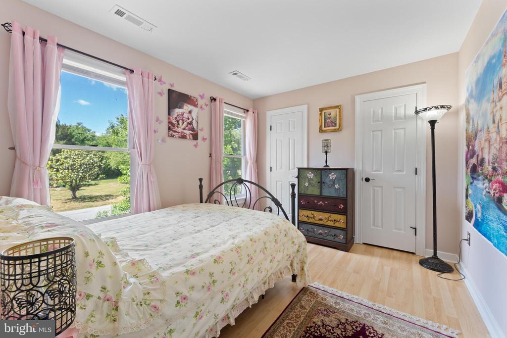 11301 BEAUCLAIRE BLVD, FREDERICKSBURG, Virginia 22408, 5 Bedrooms Bedrooms, ,3 BathroomsBathrooms,Residential,11301 BEAUCLAIRE BLVD,VASP2041678 MLS # VASP2041678