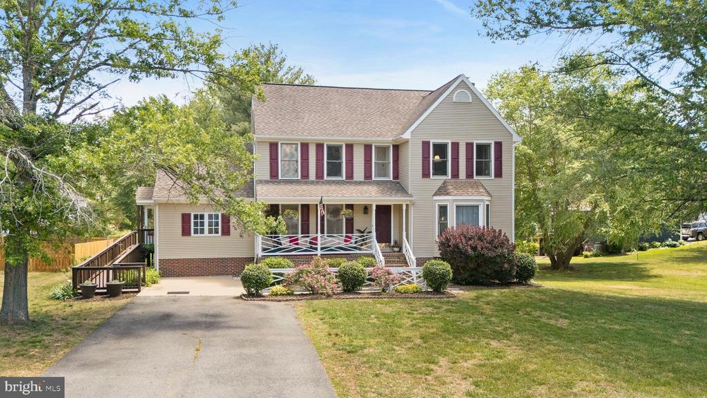 11301 BEAUCLAIRE BLVD, FREDERICKSBURG, Virginia 22408, 5 Bedrooms Bedrooms, ,3 BathroomsBathrooms,Residential,11301 BEAUCLAIRE BLVD,VASP2041678 MLS # VASP2041678