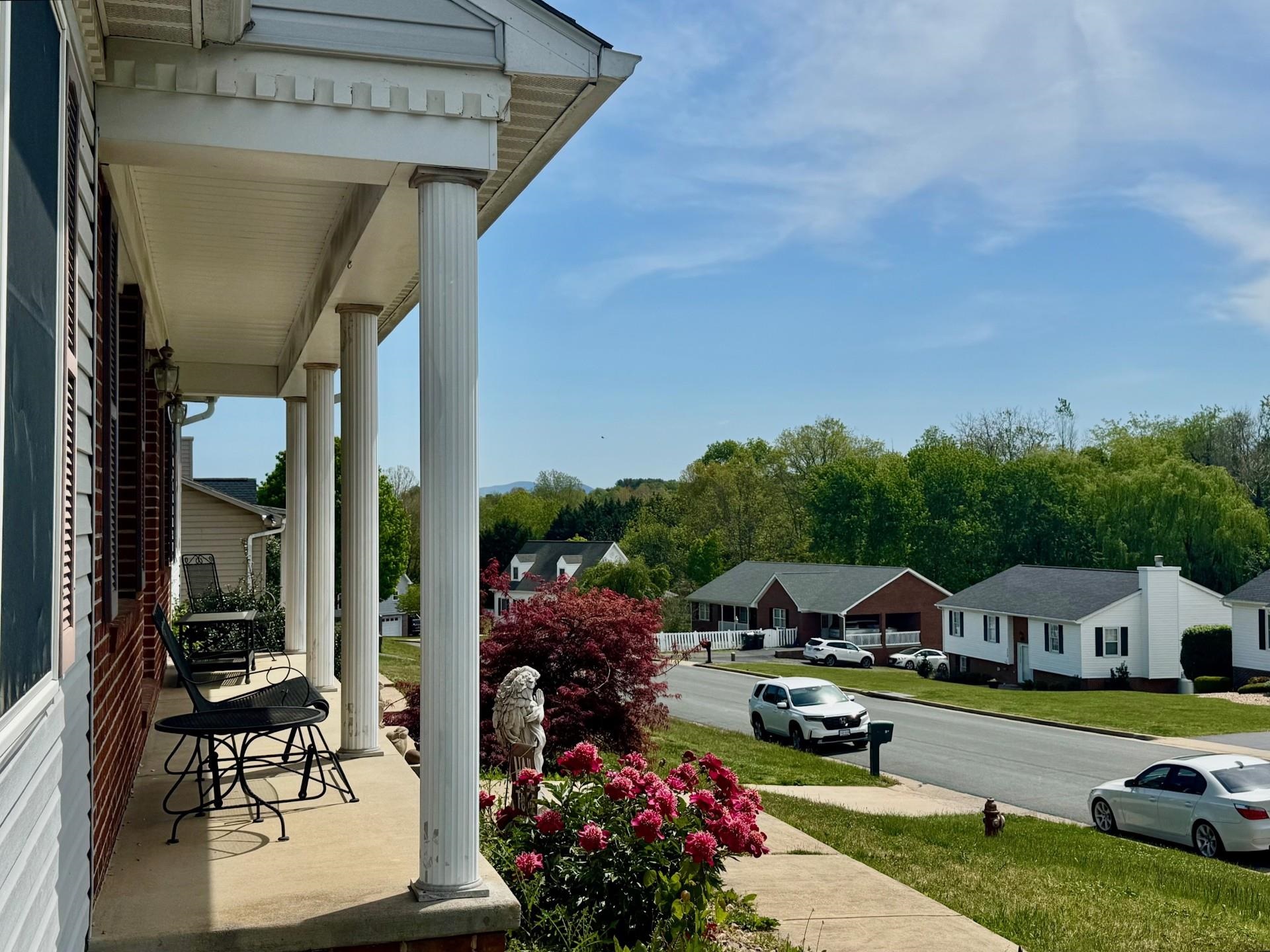 98 GRANARY RD, VERONA, Virginia 24482, 3 Bedrooms Bedrooms, ,2 BathroomsBathrooms,Residential,Spacious Ranch on Granary Rd,98 GRANARY RD,676967 MLS # 676967