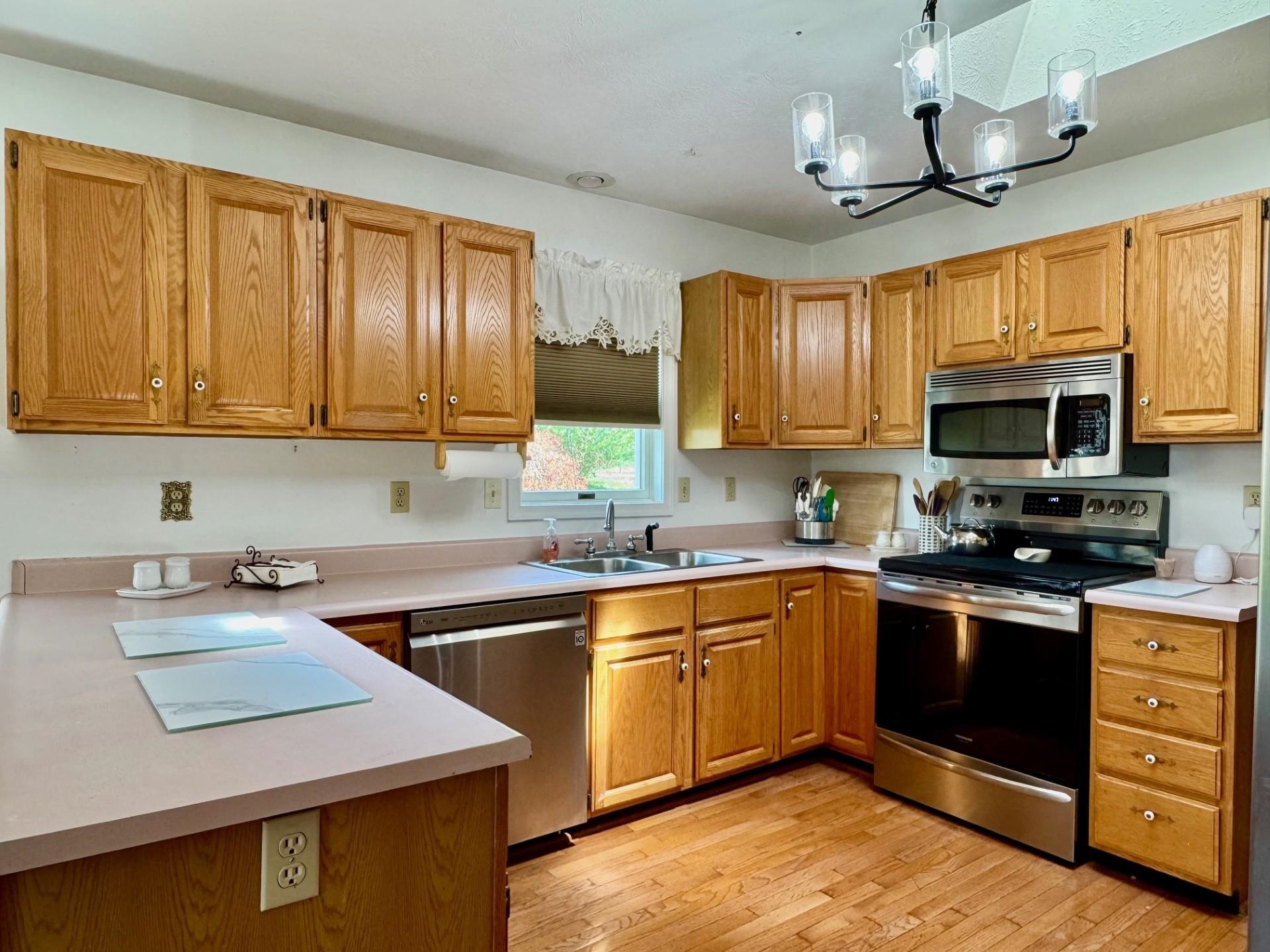 98 GRANARY RD, VERONA, Virginia 24482, 3 Bedrooms Bedrooms, ,2 BathroomsBathrooms,Residential,Spacious Ranch on Granary Rd,98 GRANARY RD,676967 MLS # 676967