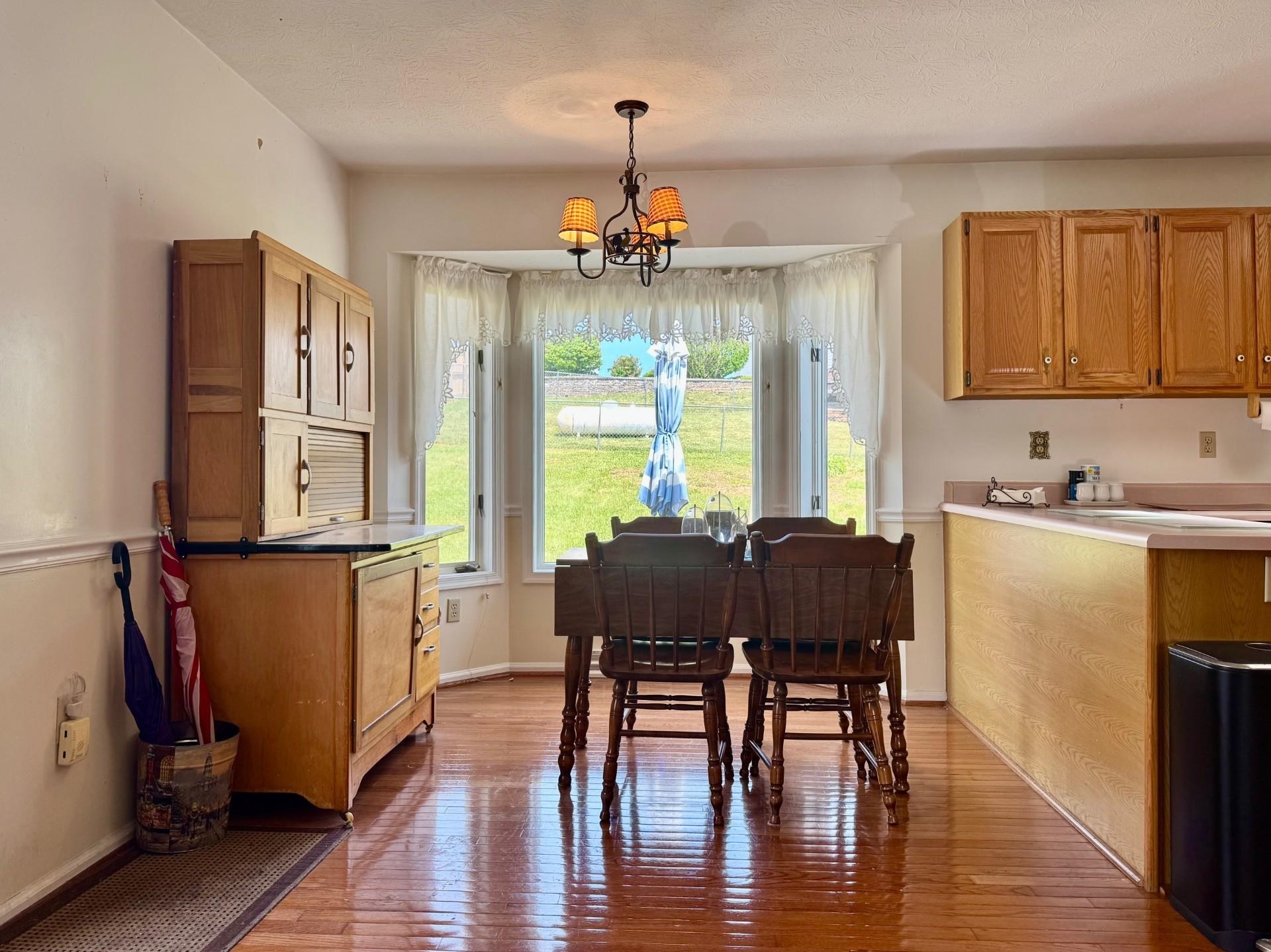 98 GRANARY RD, VERONA, Virginia 24482, 3 Bedrooms Bedrooms, ,2 BathroomsBathrooms,Residential,Spacious Ranch on Granary Rd,98 GRANARY RD,676967 MLS # 676967