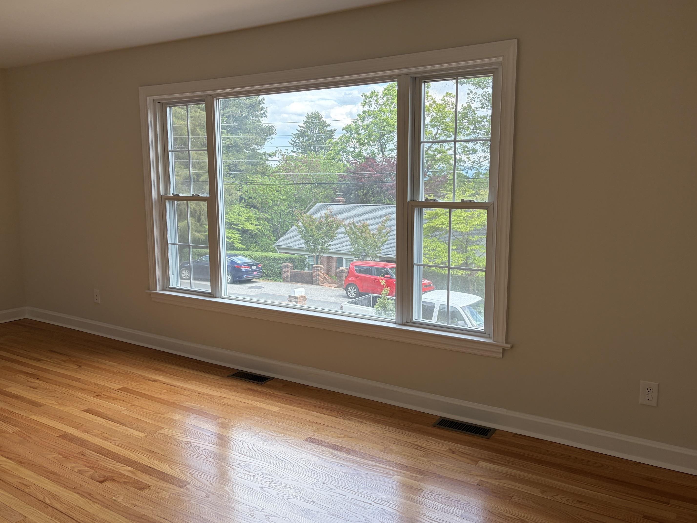 212 SKYLAND DR, STAUNTON, Virginia 24401, 3 Bedrooms Bedrooms, ,2 BathroomsBathrooms,Residential,212 SKYLAND DR,676969 MLS # 676969