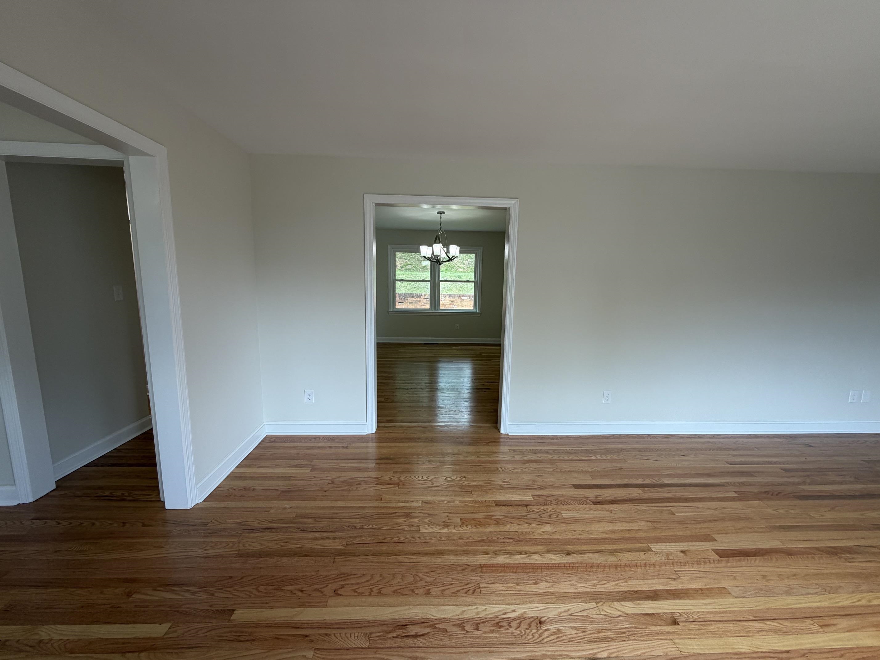 212 SKYLAND DR, STAUNTON, Virginia 24401, 3 Bedrooms Bedrooms, ,2 BathroomsBathrooms,Residential,212 SKYLAND DR,676969 MLS # 676969