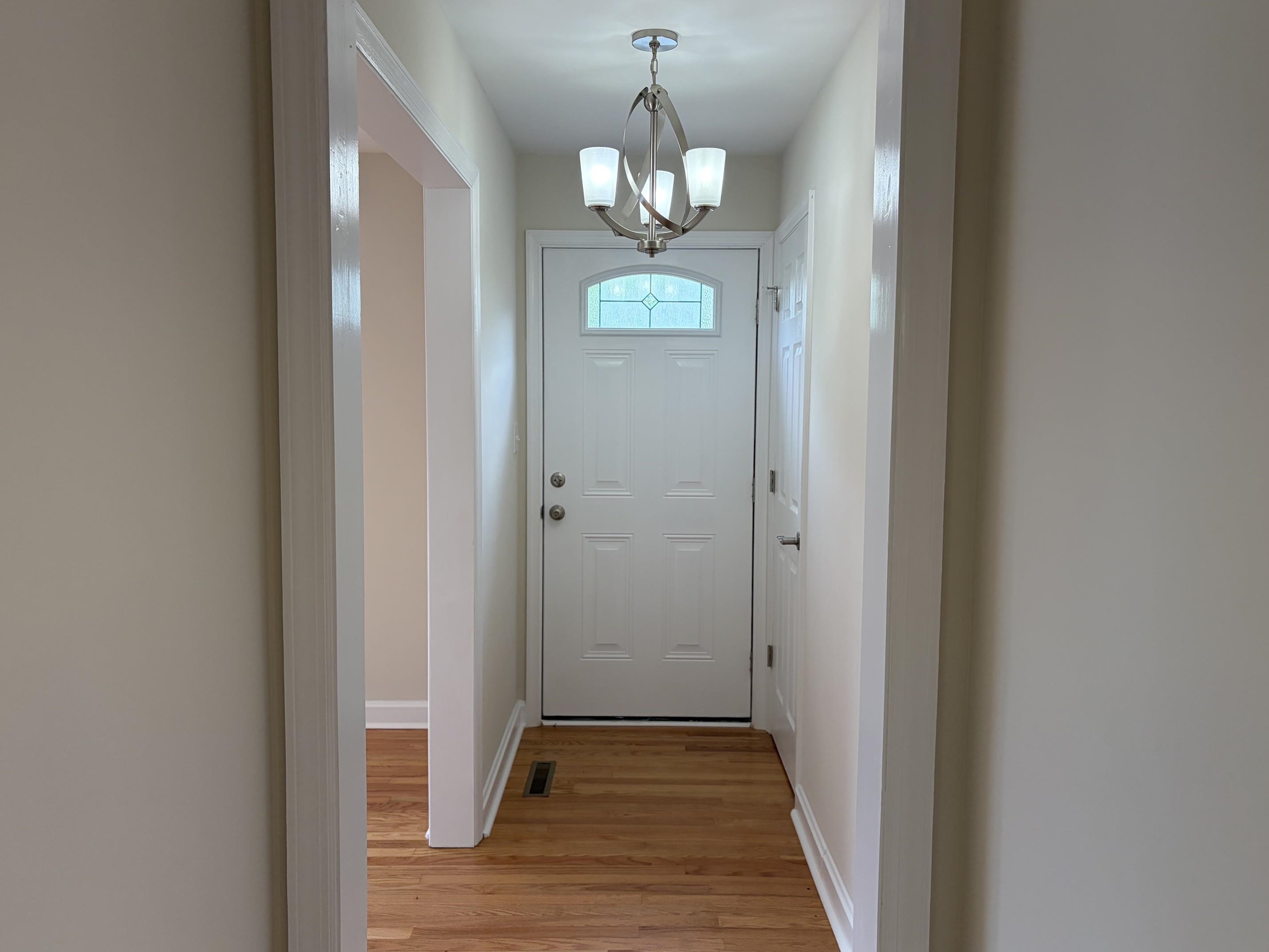 212 SKYLAND DR, STAUNTON, Virginia 24401, 3 Bedrooms Bedrooms, ,2 BathroomsBathrooms,Residential,212 SKYLAND DR,676969 MLS # 676969