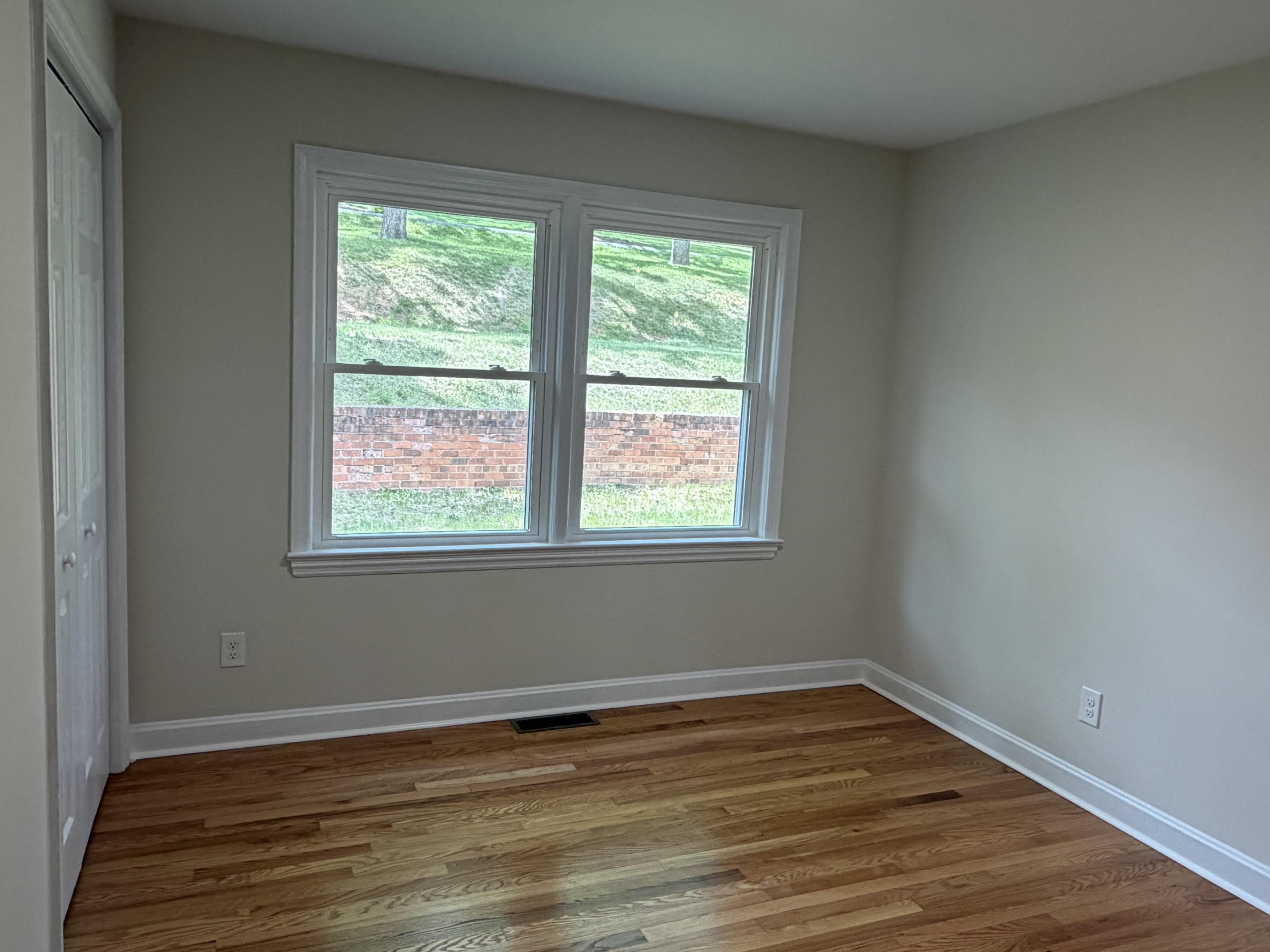 212 SKYLAND DR, STAUNTON, Virginia 24401, 3 Bedrooms Bedrooms, ,2 BathroomsBathrooms,Residential,212 SKYLAND DR,676969 MLS # 676969