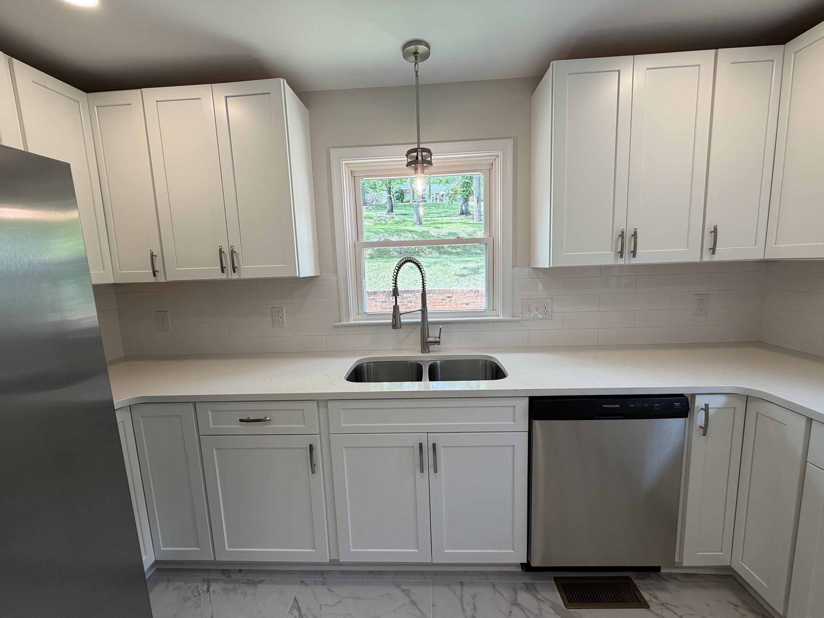 212 SKYLAND DR, STAUNTON, Virginia 24401, 3 Bedrooms Bedrooms, ,2 BathroomsBathrooms,Residential,212 SKYLAND DR,676969 MLS # 676969