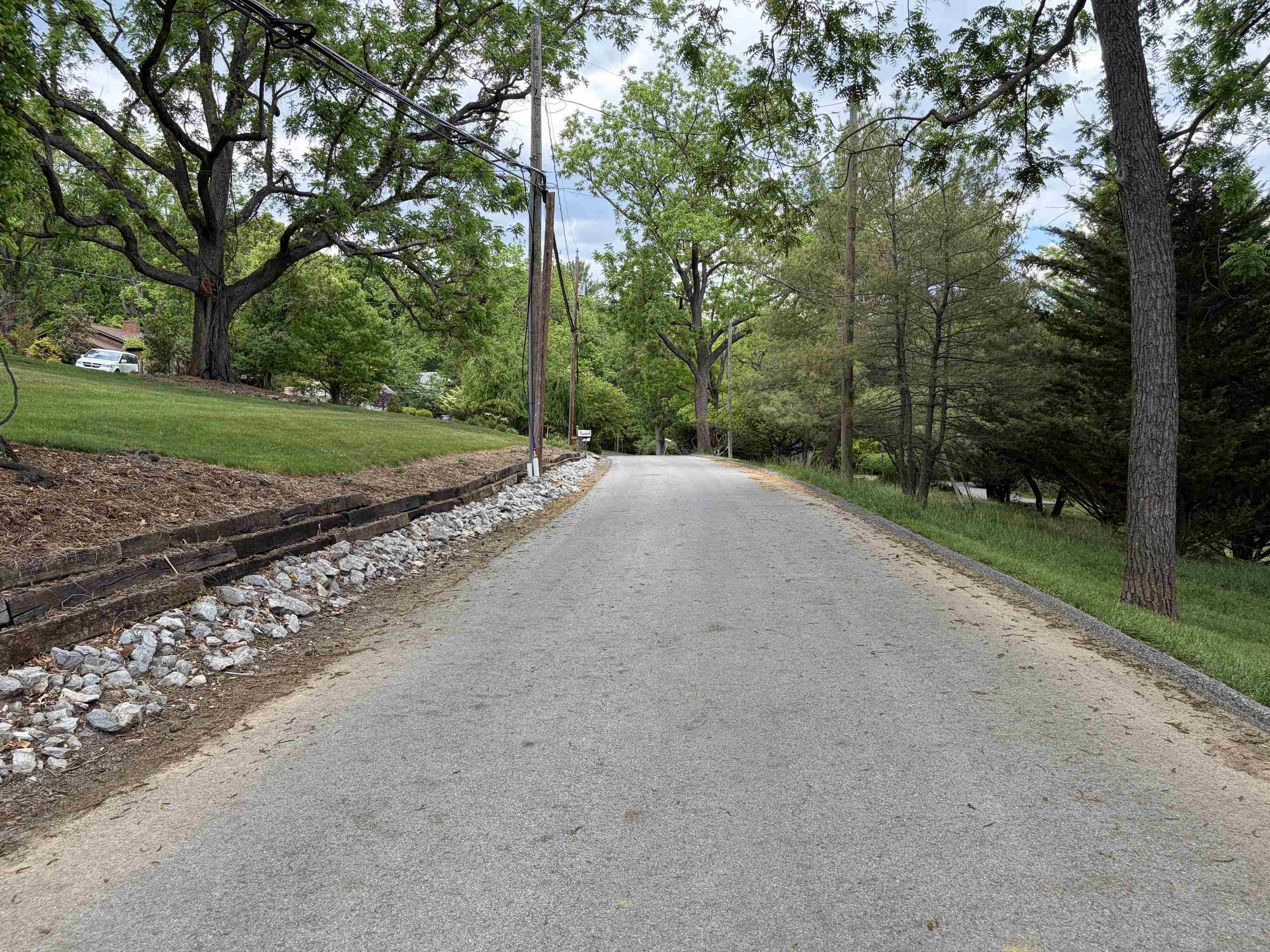 212 SKYLAND DR, STAUNTON, Virginia 24401, 3 Bedrooms Bedrooms, ,2 BathroomsBathrooms,Residential,212 SKYLAND DR,676969 MLS # 676969