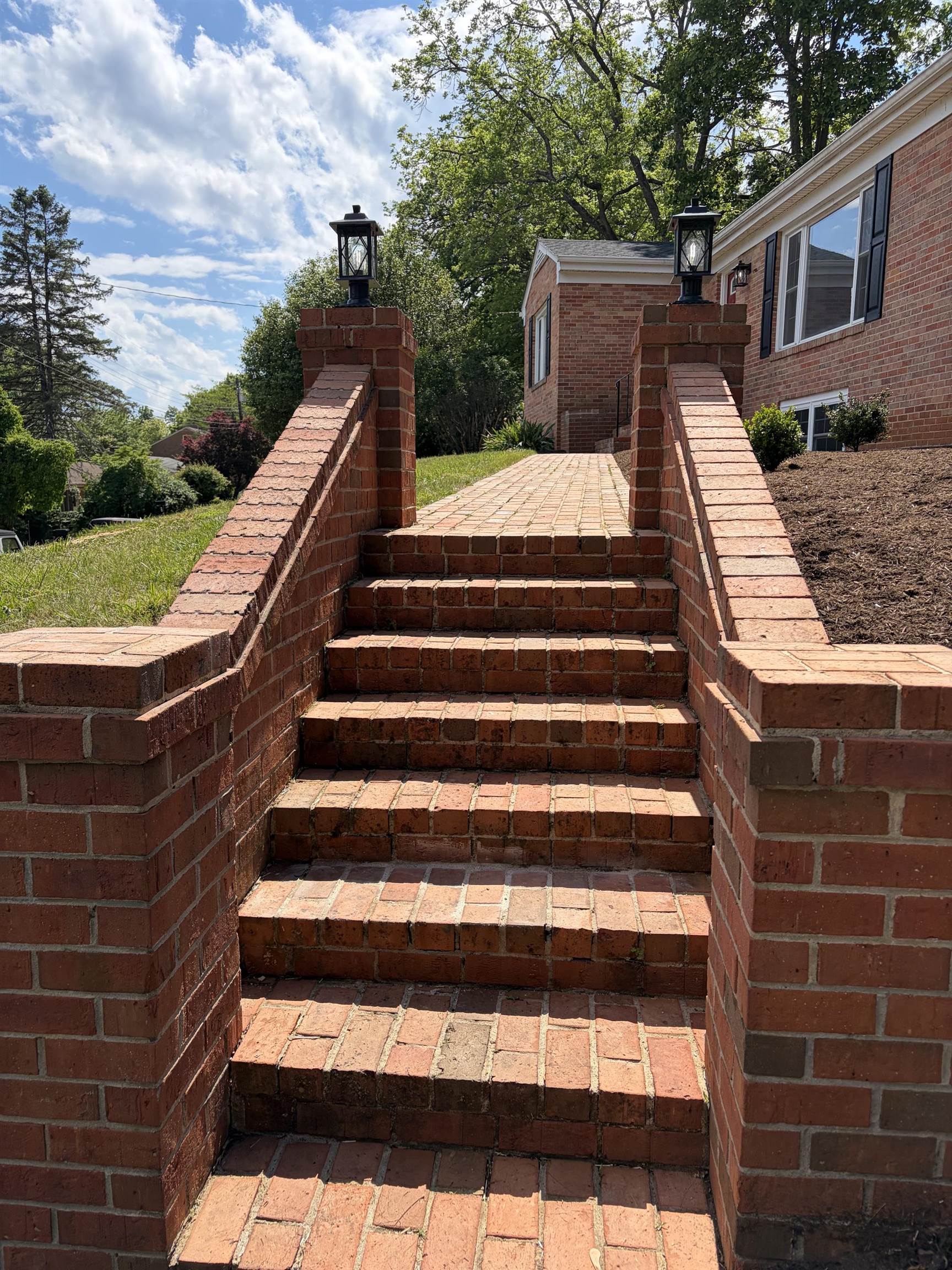 212 SKYLAND DR, STAUNTON, Virginia 24401, 3 Bedrooms Bedrooms, ,2 BathroomsBathrooms,Residential,212 SKYLAND DR,676969 MLS # 676969
