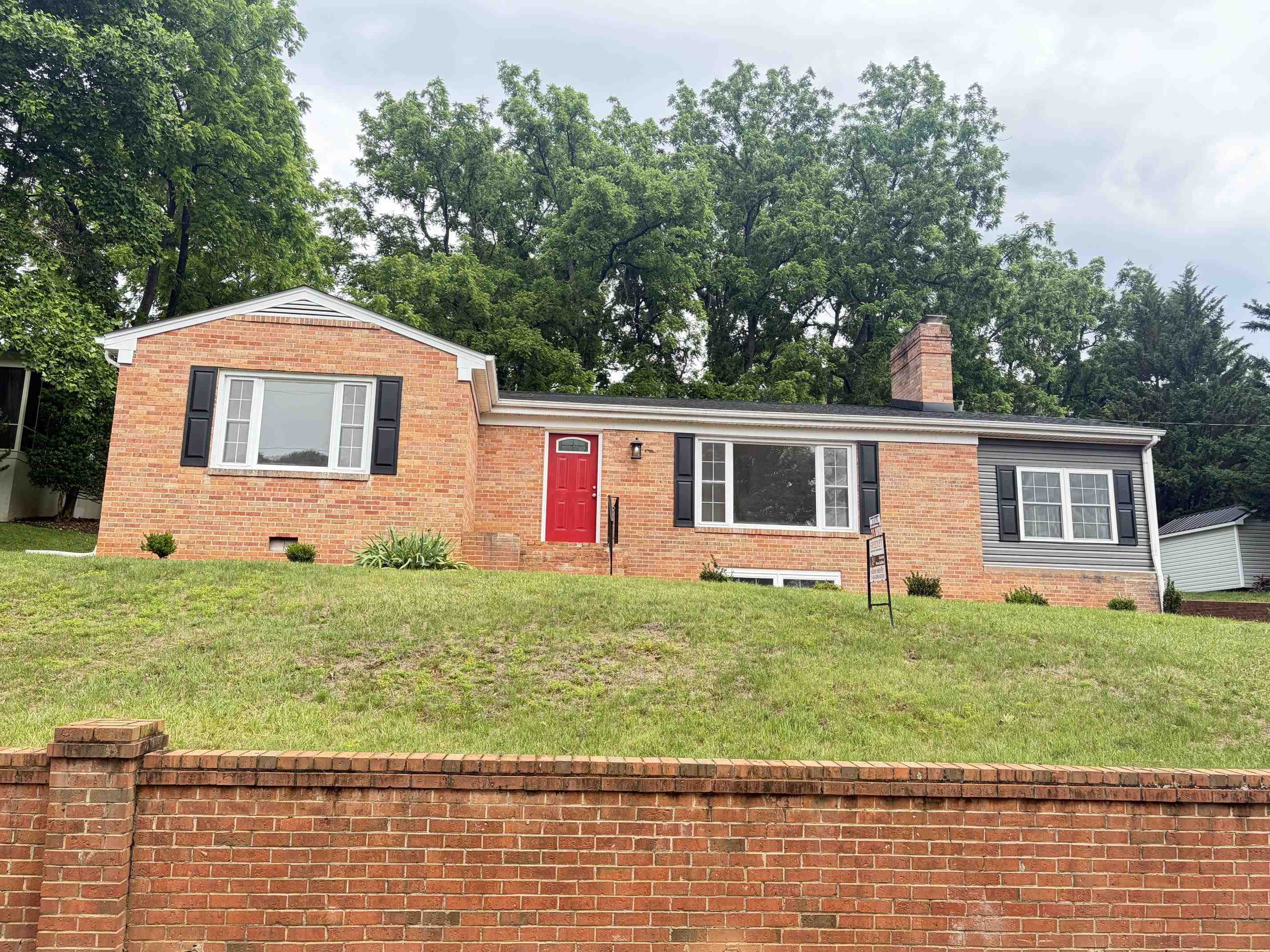212 SKYLAND DR, STAUNTON, Virginia 24401, 3 Bedrooms Bedrooms, ,2 BathroomsBathrooms,Residential,212 SKYLAND DR,676969 MLS # 676969 212 SKYLAND DR, STAUNTON, Virginia 24401, 3 Bedrooms Bedrooms, ,2 BathroomsBathrooms,Residential,212 SKYLAND DR,676969 MLS # 676969