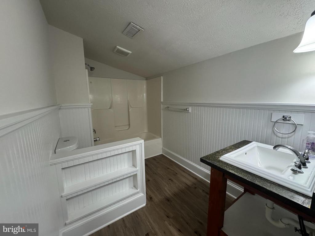 18163 MONROVIA RD, ORANGE, Virginia 22960, 2 Bedrooms Bedrooms, ,1 BathroomBathrooms,Residential,18163 MONROVIA RD,VAOR2014130 MLS # VAOR2014130