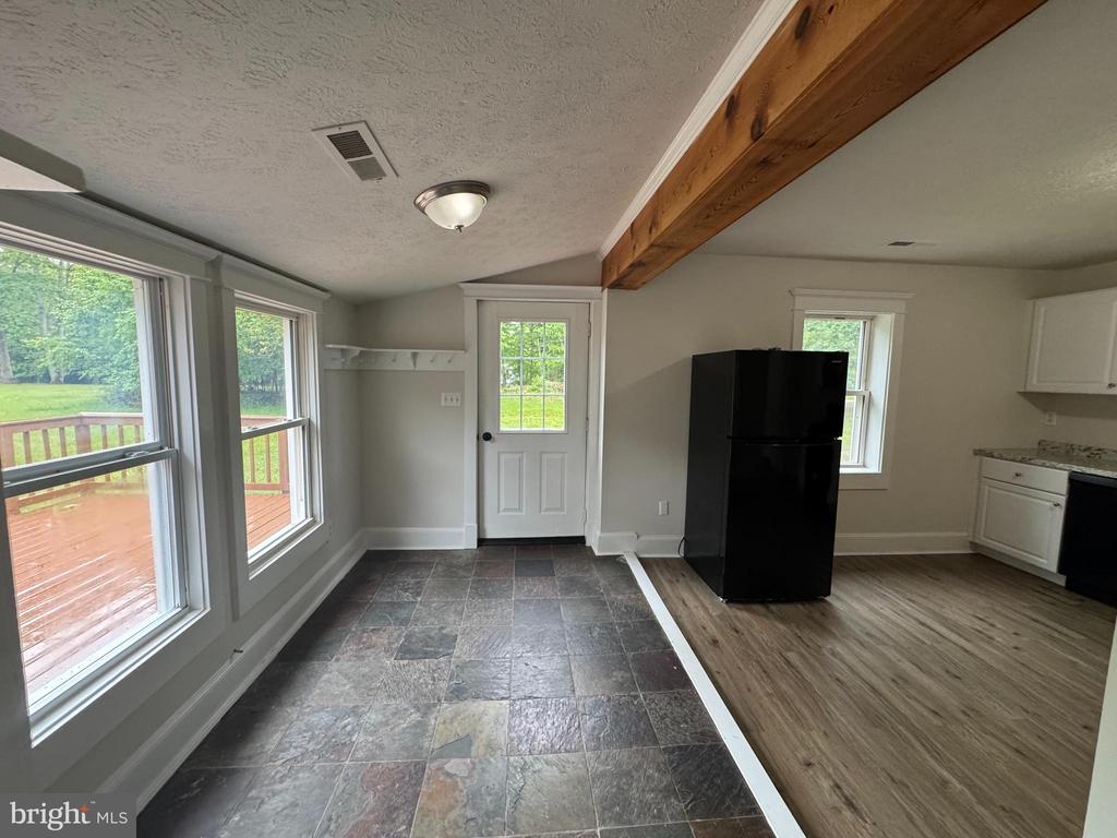 18163 MONROVIA RD, ORANGE, Virginia 22960, 2 Bedrooms Bedrooms, ,1 BathroomBathrooms,Residential,18163 MONROVIA RD,VAOR2014130 MLS # VAOR2014130