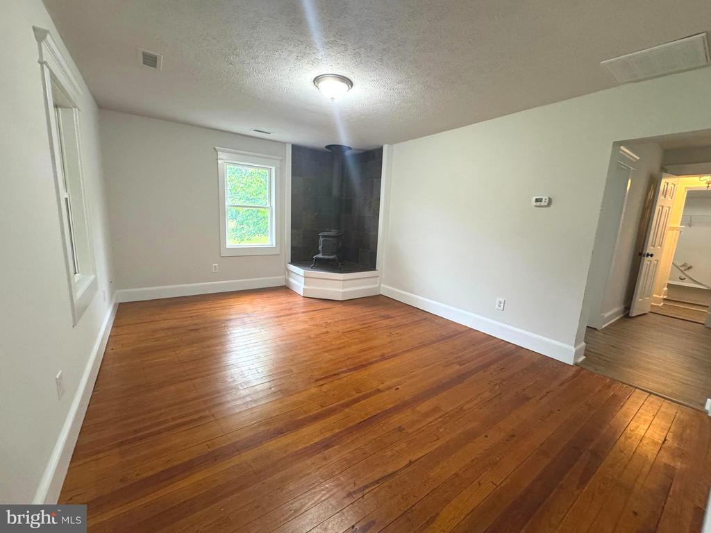 18163 MONROVIA RD, ORANGE, Virginia 22960, 2 Bedrooms Bedrooms, ,1 BathroomBathrooms,Residential,18163 MONROVIA RD,VAOR2014130 MLS # VAOR2014130