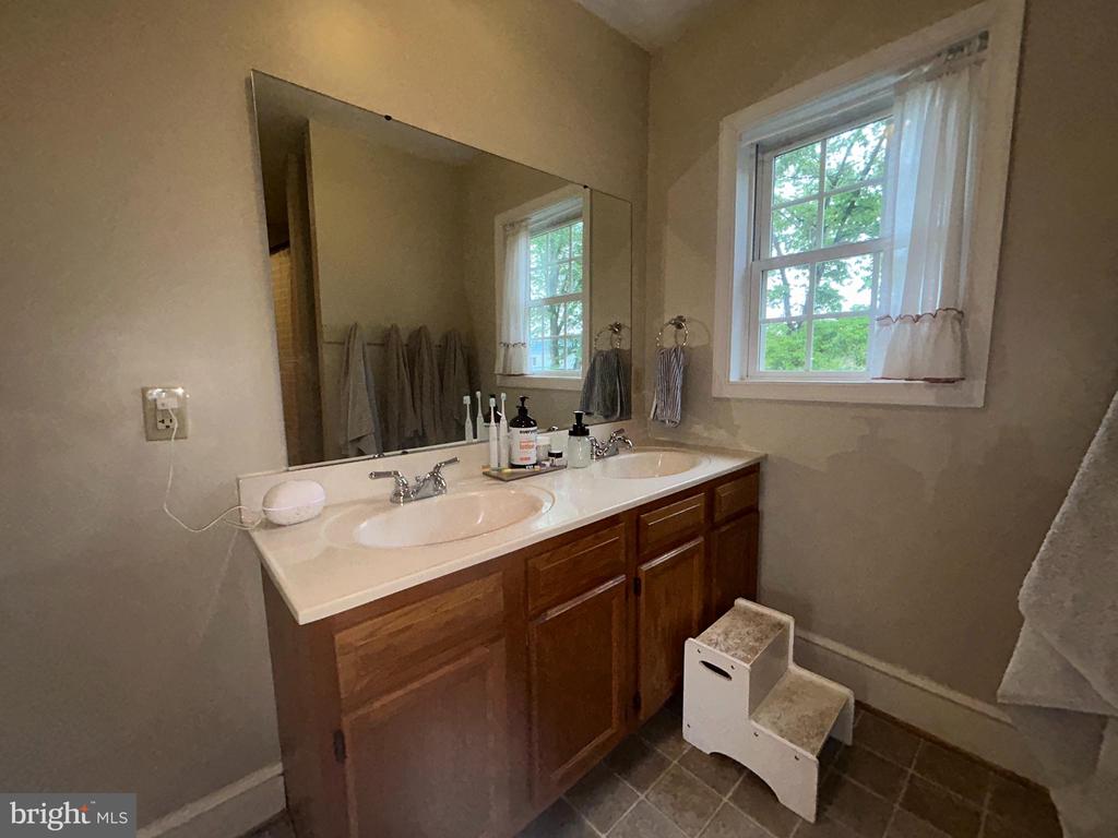 358 WILLIAMS DR, ORANGE, Virginia 22960, 2 Bedrooms Bedrooms, ,1 BathroomBathrooms,Residential,358 WILLIAMS DR,VAOR2014132 MLS # VAOR2014132