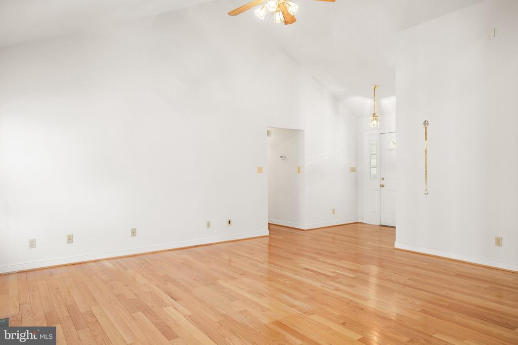 105 BROOKE DR, FREDERICKSBURG, Virginia 22408, 3 Bedrooms Bedrooms, ,2 BathroomsBathrooms,Residential,105 BROOKE DR,VASP2041818 MLS # VASP2041818
