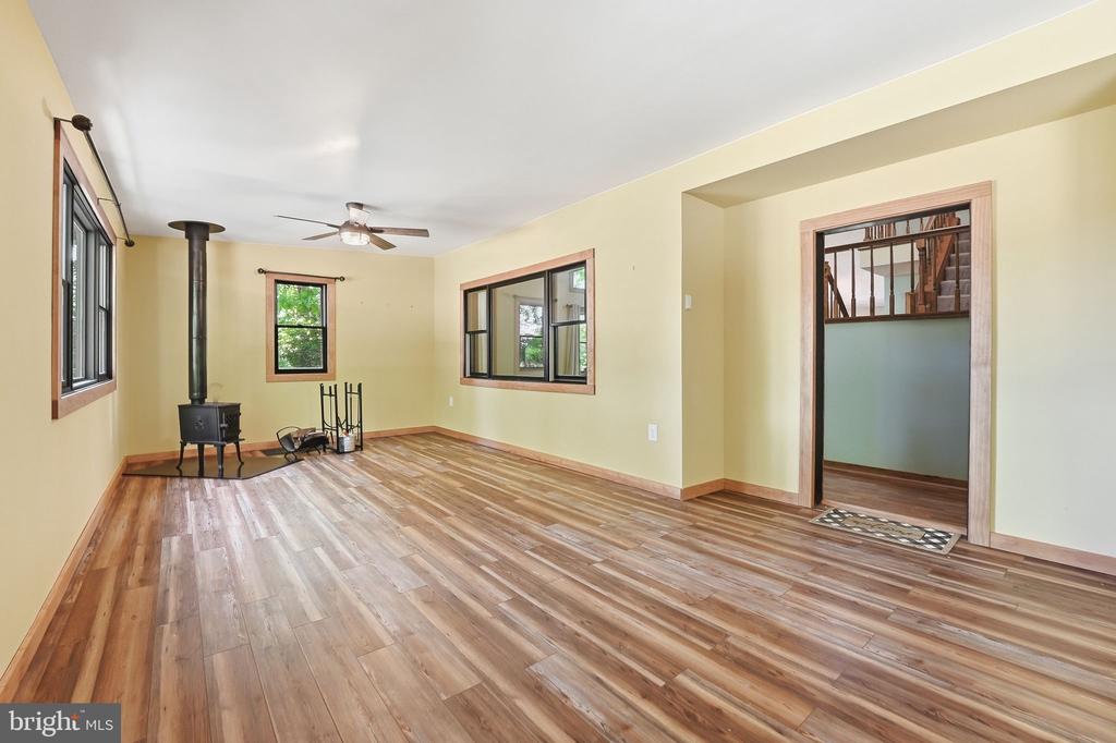 12638 WALNUT LN, CULPEPER, Virginia 22701, 4 Bedrooms Bedrooms, ,3 BathroomsBathrooms,Residential,12638 WALNUT LN,VACU2013622 MLS # VACU2013622