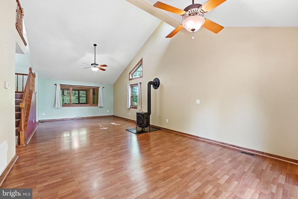12638 WALNUT LN, CULPEPER, Virginia 22701, 4 Bedrooms Bedrooms, ,3 BathroomsBathrooms,Residential,12638 WALNUT LN,VACU2013622 MLS # VACU2013622