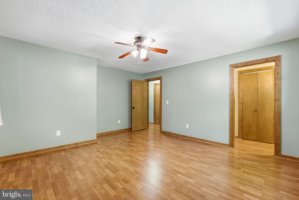 12638 WALNUT LN, CULPEPER, Virginia 22701, 4 Bedrooms Bedrooms, ,3 BathroomsBathrooms,Residential,12638 WALNUT LN,VACU2013622 MLS # VACU2013622