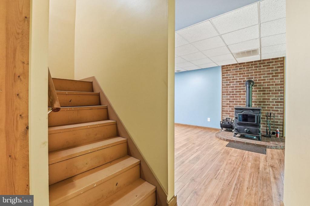 12638 WALNUT LN, CULPEPER, Virginia 22701, 4 Bedrooms Bedrooms, ,3 BathroomsBathrooms,Residential,12638 WALNUT LN,VACU2013622 MLS # VACU2013622