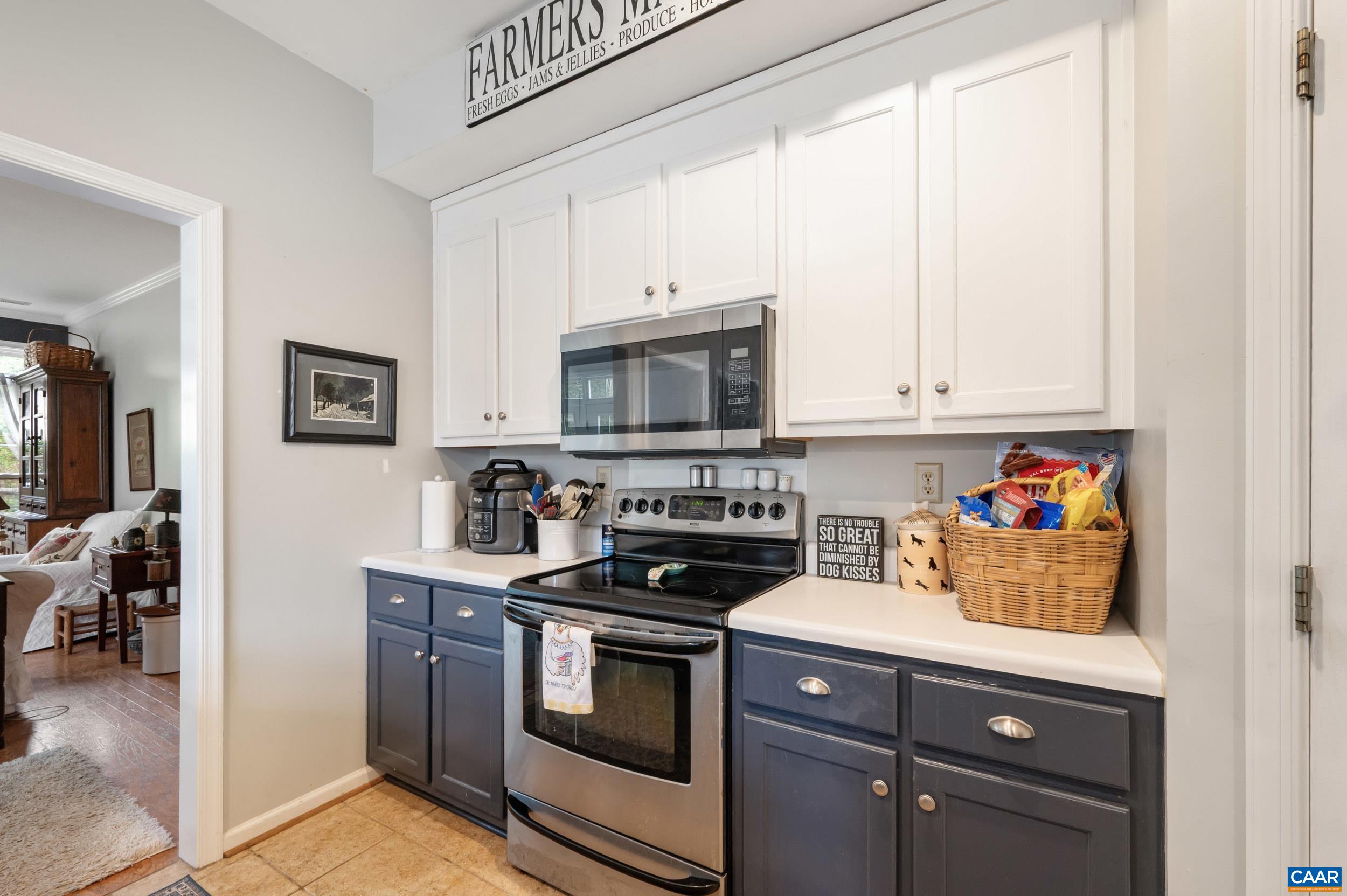989 CLEARFIELDS LN, CROZET, Virginia 22932, 4 Bedrooms Bedrooms, ,2 BathroomsBathrooms,Residential,989 CLEARFIELDS LN,676977 MLS # 676977