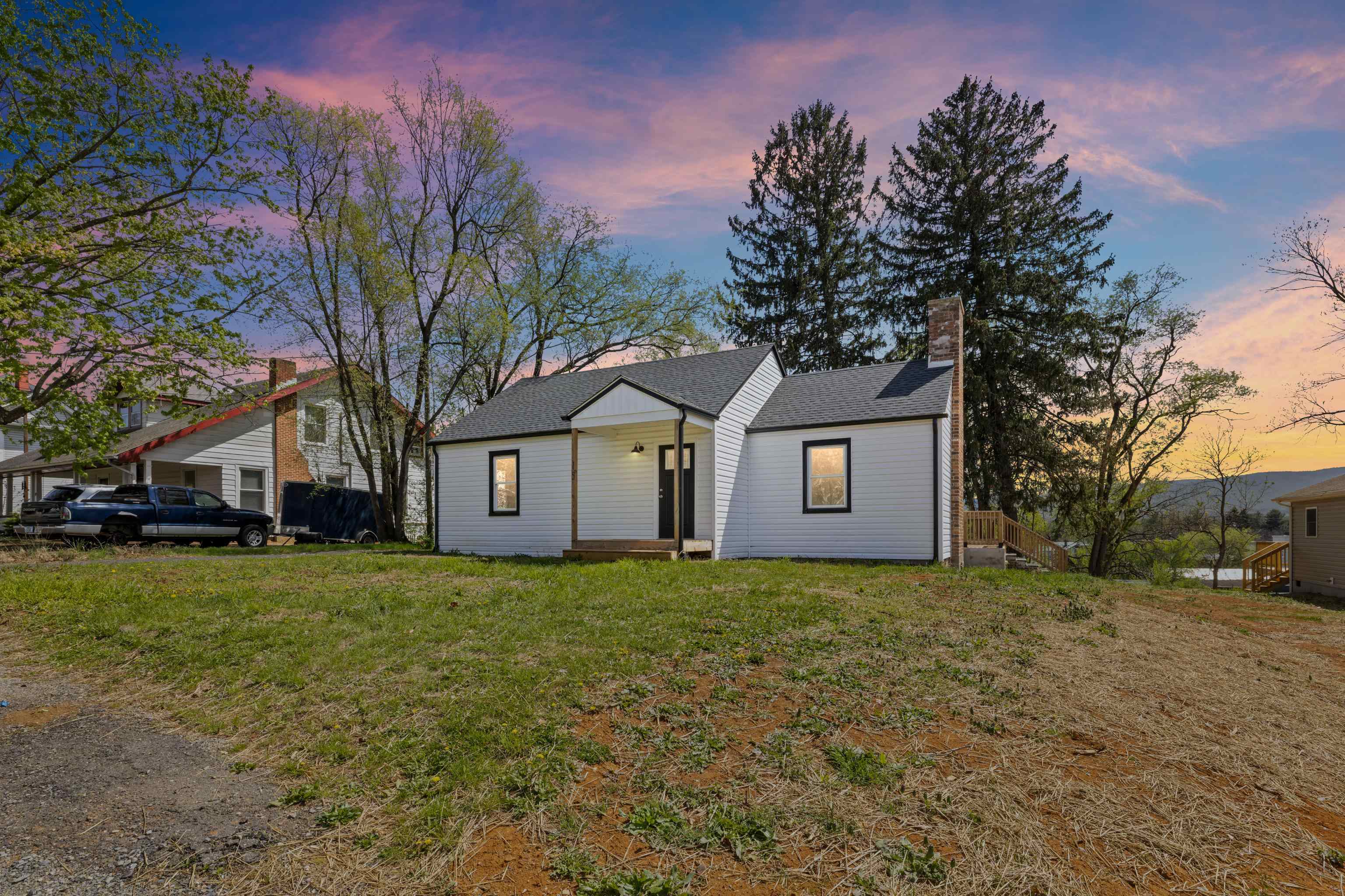 15 WEST HIGH ST, STUARTS DRAFT, Virginia 24477, 3 Bedrooms Bedrooms, ,2 BathroomsBathrooms,Residential,15 WEST HIGH ST,676980 MLS # 676980