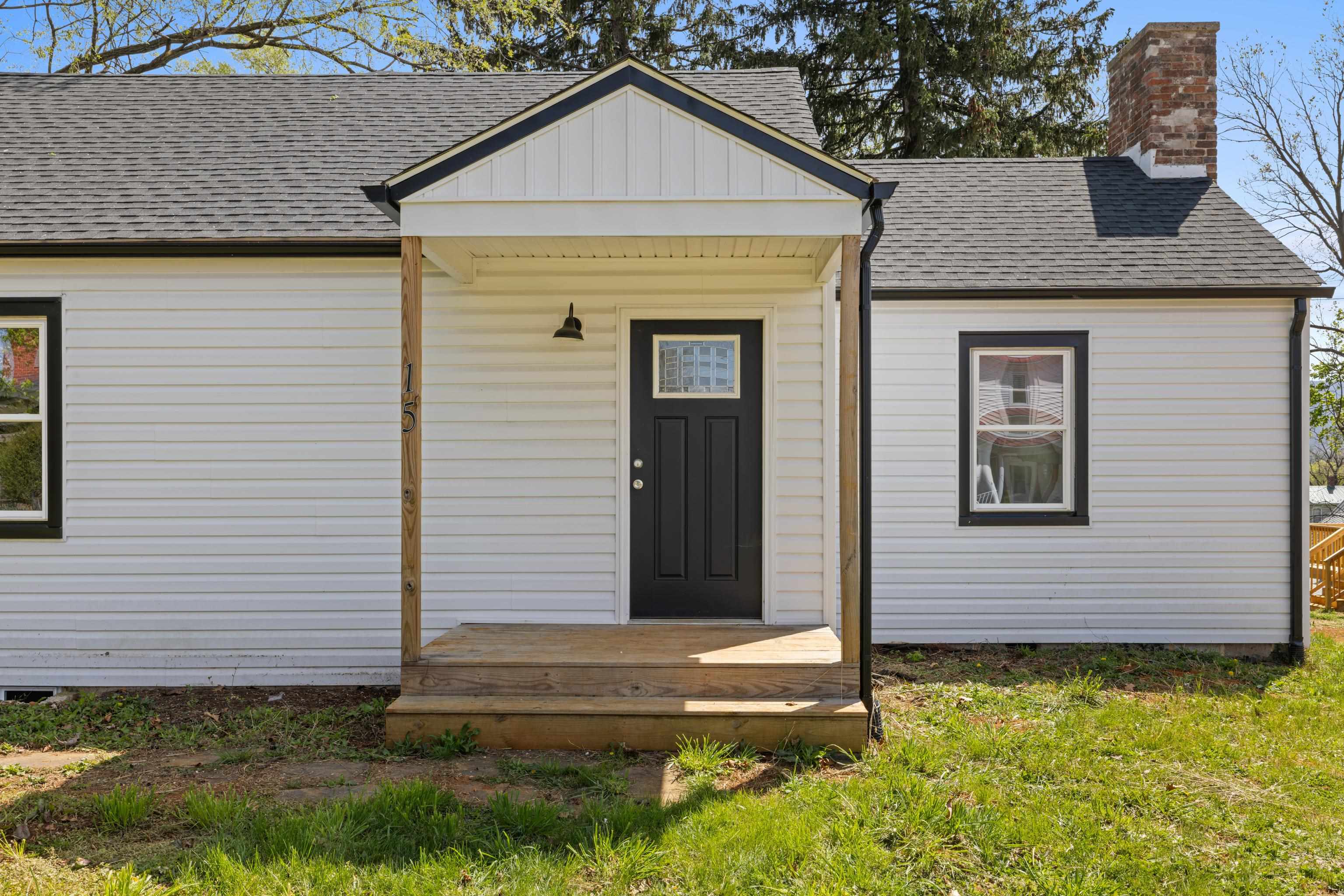 15 WEST HIGH ST, STUARTS DRAFT, Virginia 24477, 3 Bedrooms Bedrooms, ,2 BathroomsBathrooms,Residential,15 WEST HIGH ST,676980 MLS # 676980
