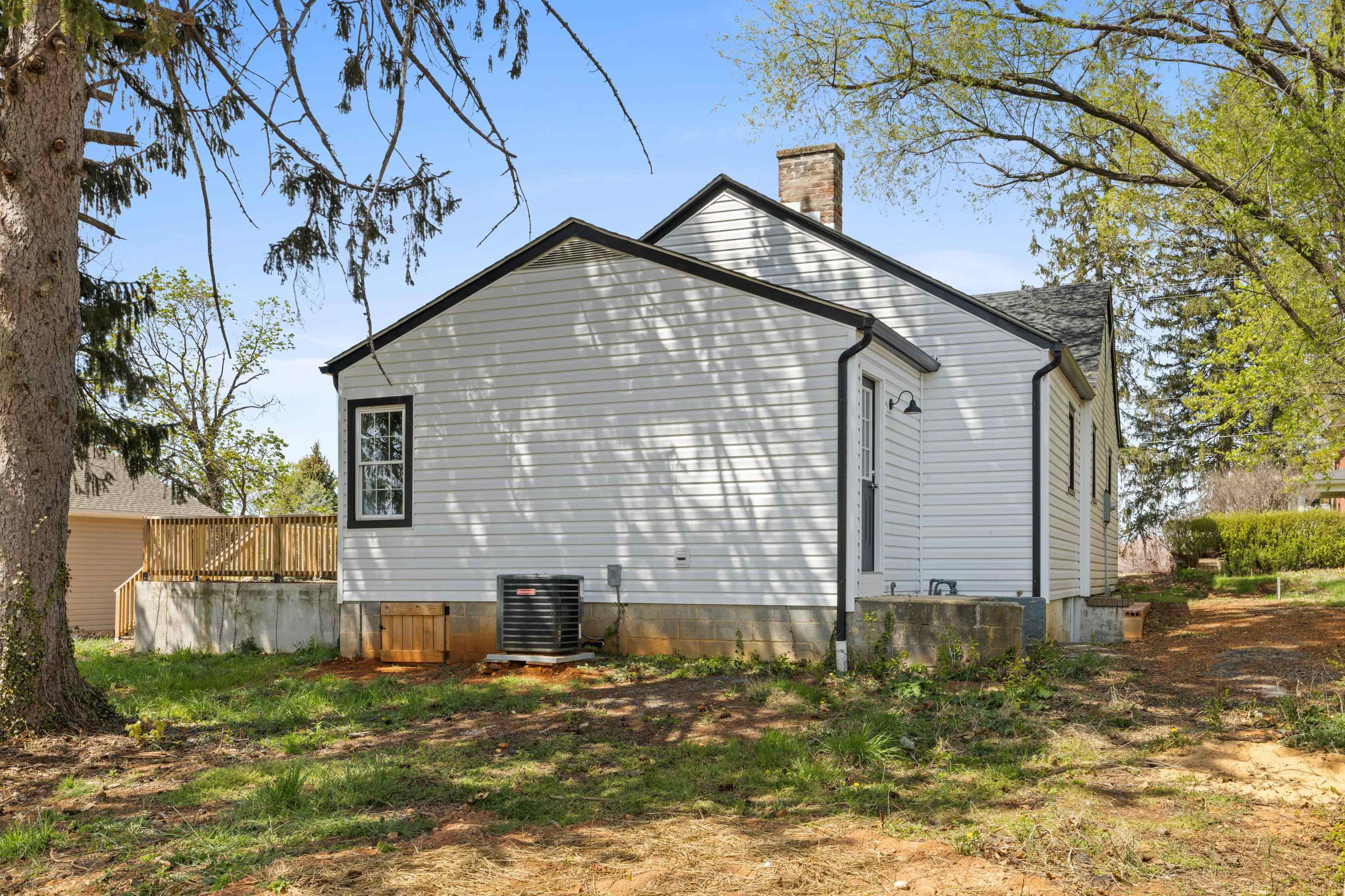 15 WEST HIGH ST, STUARTS DRAFT, Virginia 24477, 3 Bedrooms Bedrooms, ,2 BathroomsBathrooms,Residential,15 WEST HIGH ST,676980 MLS # 676980