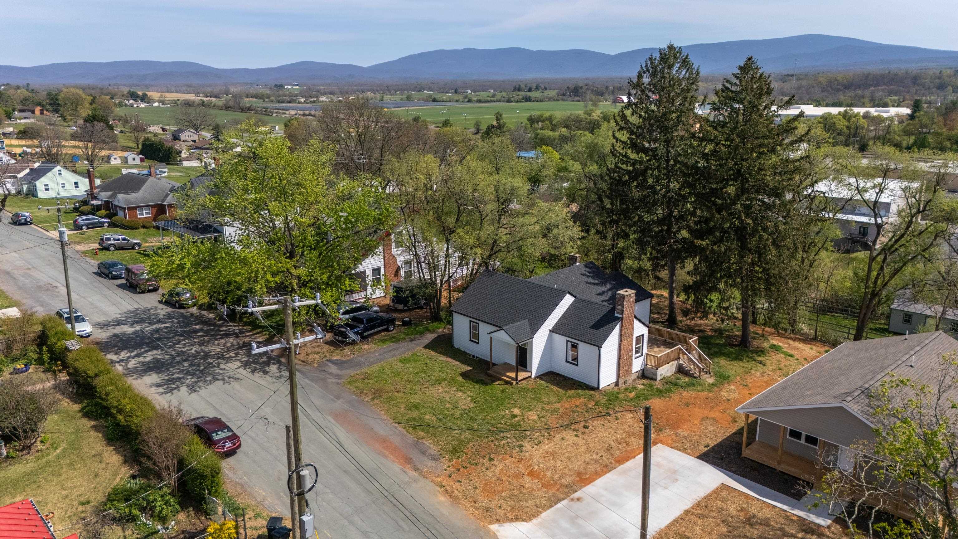 15 WEST HIGH ST, STUARTS DRAFT, Virginia 24477, 3 Bedrooms Bedrooms, ,2 BathroomsBathrooms,Residential,15 WEST HIGH ST,676980 MLS # 676980