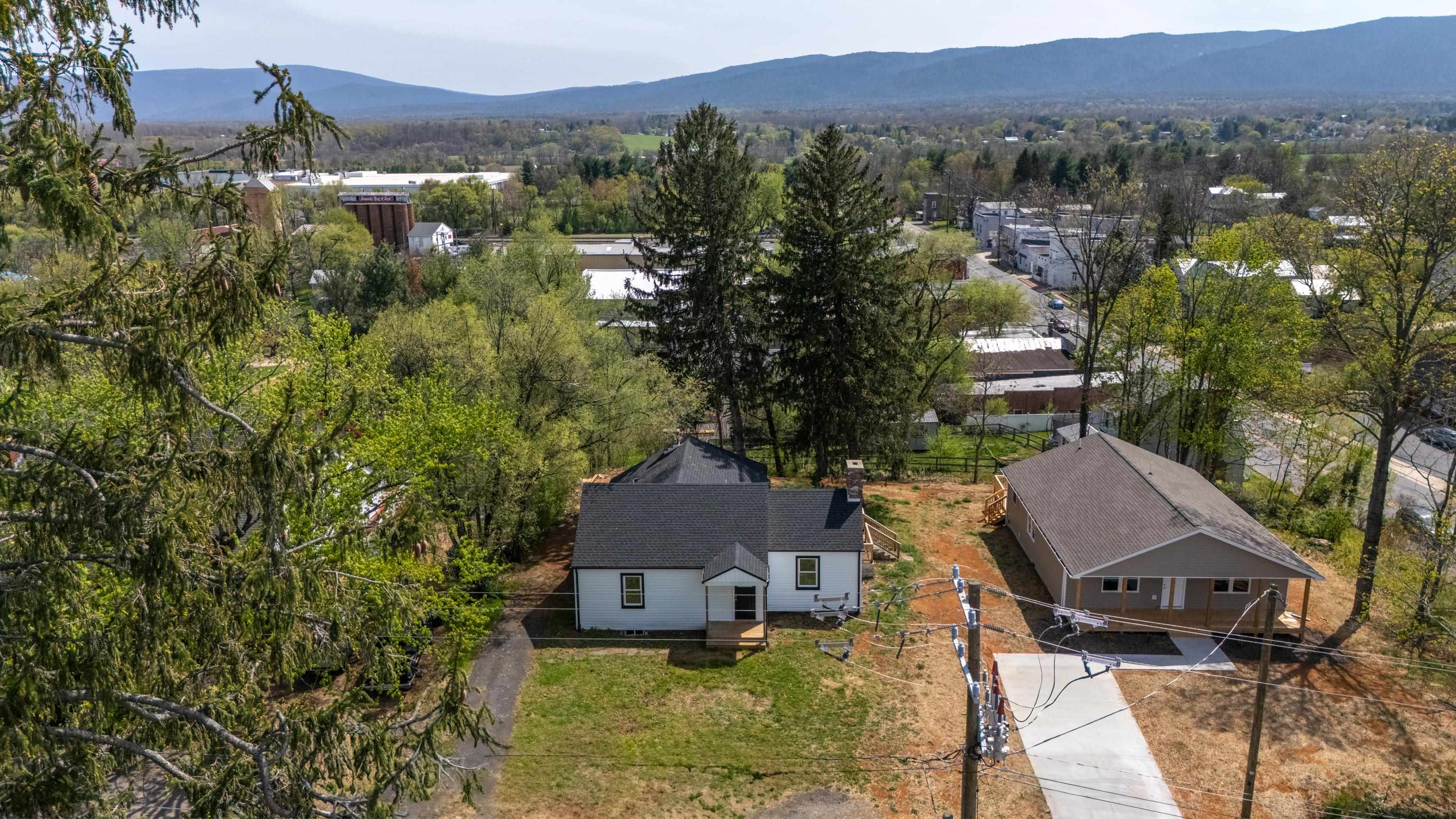 15 WEST HIGH ST, STUARTS DRAFT, Virginia 24477, 3 Bedrooms Bedrooms, ,2 BathroomsBathrooms,Residential,15 WEST HIGH ST,676980 MLS # 676980