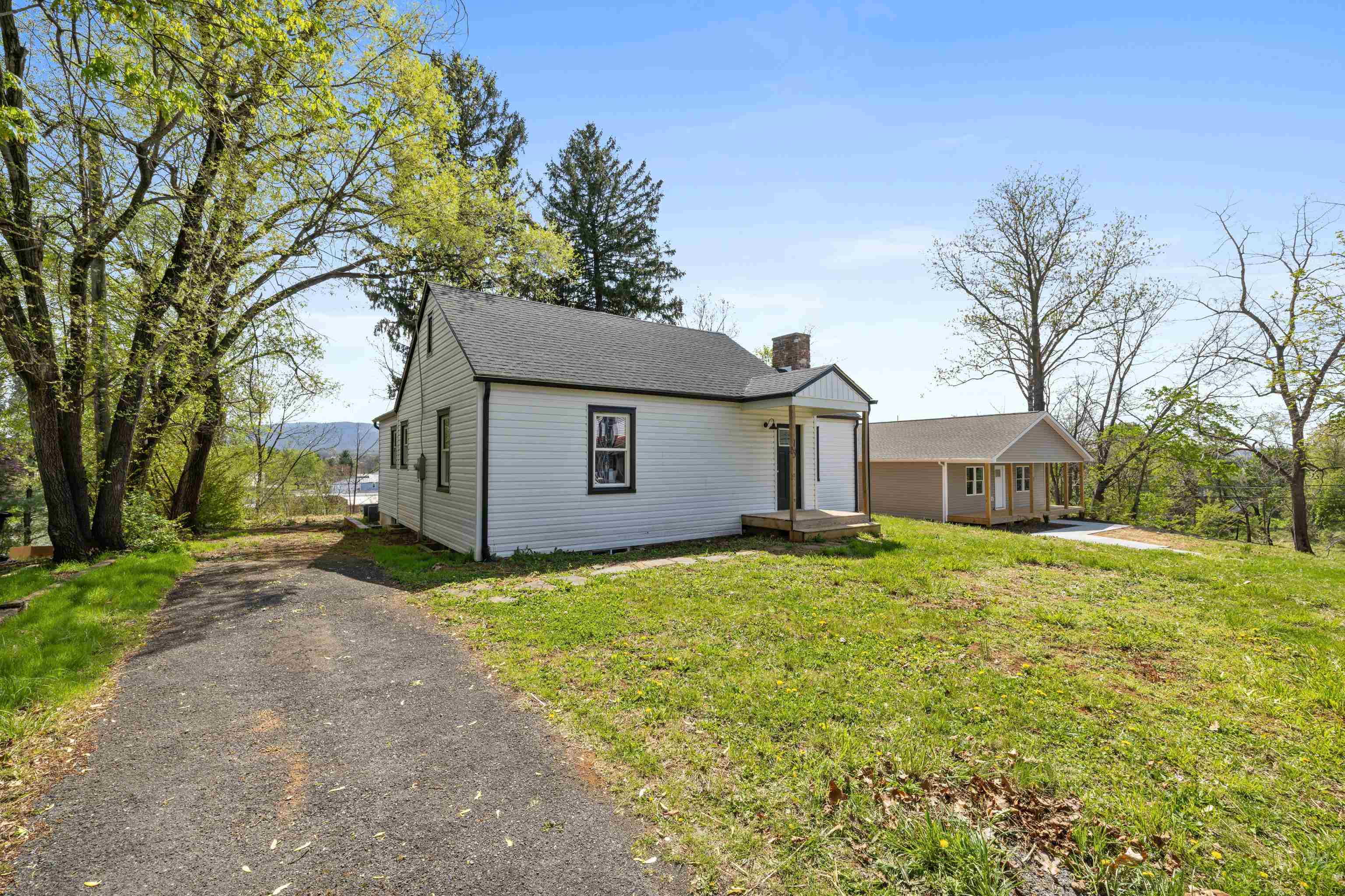 15 WEST HIGH ST, STUARTS DRAFT, Virginia 24477, 3 Bedrooms Bedrooms, ,2 BathroomsBathrooms,Residential,15 WEST HIGH ST,676980 MLS # 676980