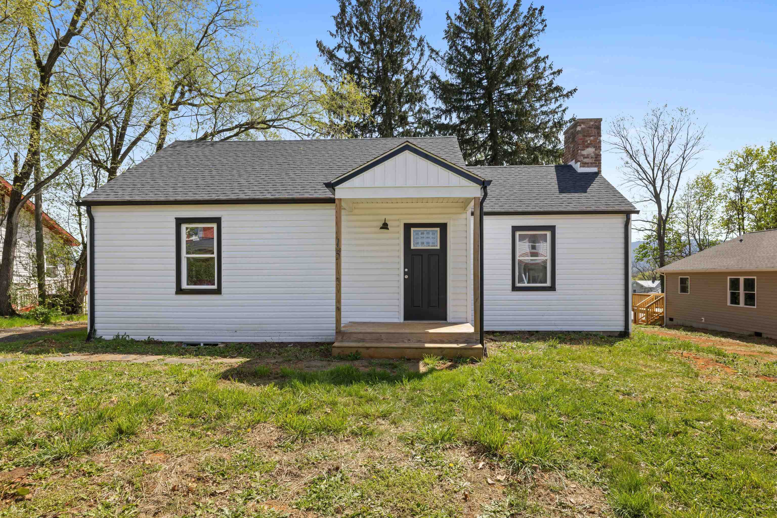 15 WEST HIGH ST, STUARTS DRAFT, Virginia 24477, 3 Bedrooms Bedrooms, ,2 BathroomsBathrooms,Residential,15 WEST HIGH ST,676980 MLS # 676980
