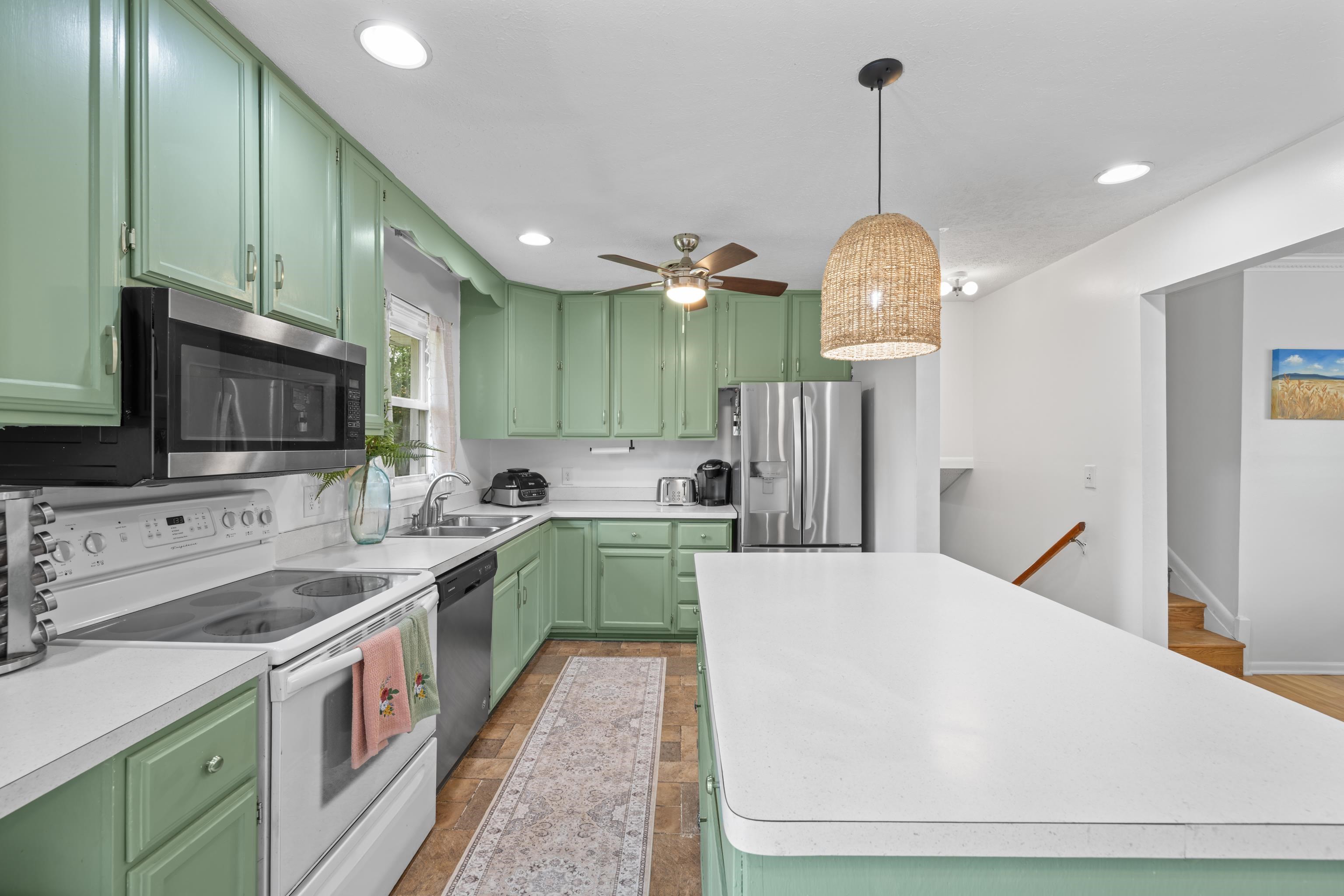 183 CAMBRIDGE DR, STUARTS DRAFT, Virginia 24477, 3 Bedrooms Bedrooms, ,2 BathroomsBathrooms,Residential,183 CAMBRIDGE DR,676982 MLS # 676982