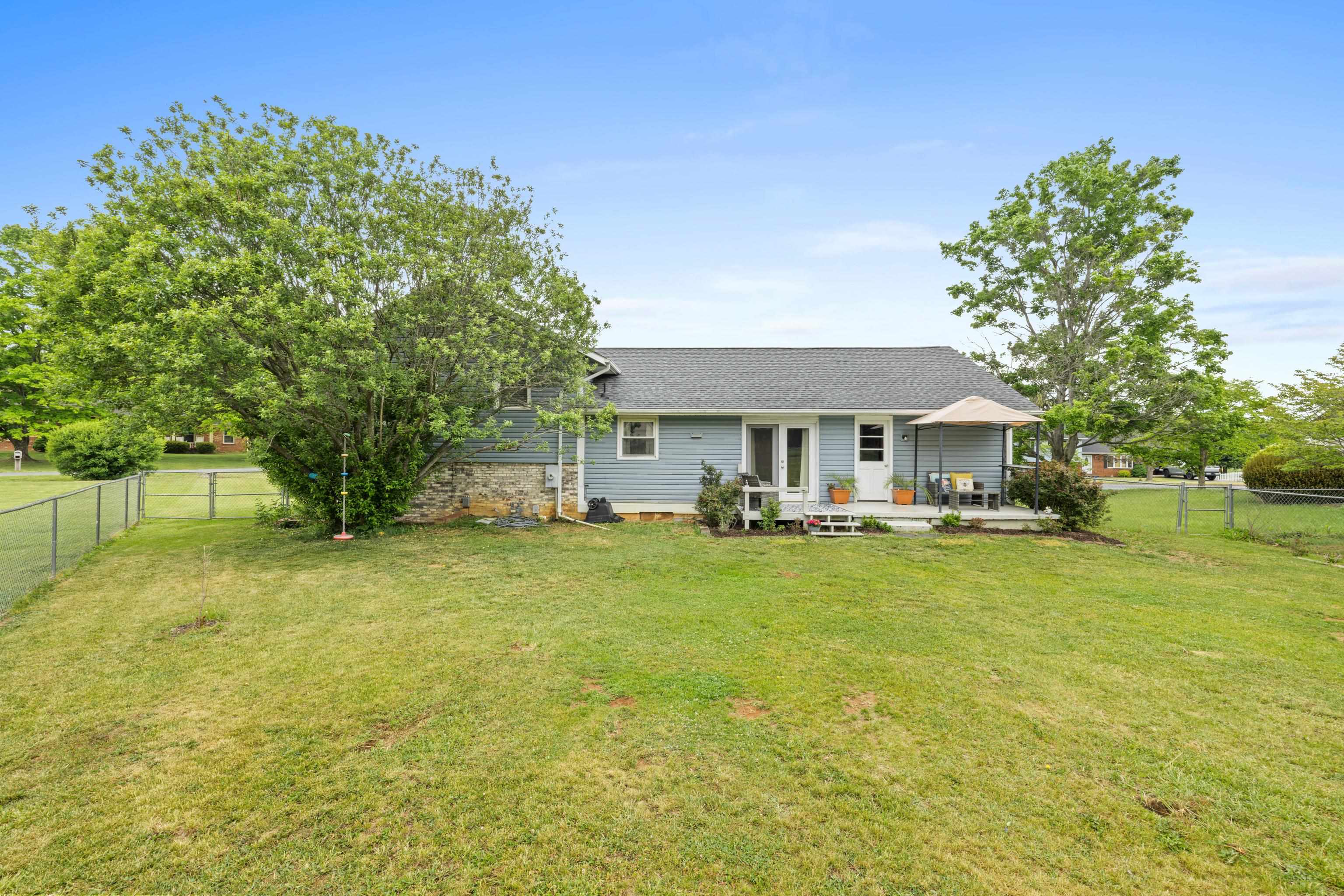 183 CAMBRIDGE DR, STUARTS DRAFT, Virginia 24477, 3 Bedrooms Bedrooms, ,2 BathroomsBathrooms,Residential,183 CAMBRIDGE DR,676982 MLS # 676982