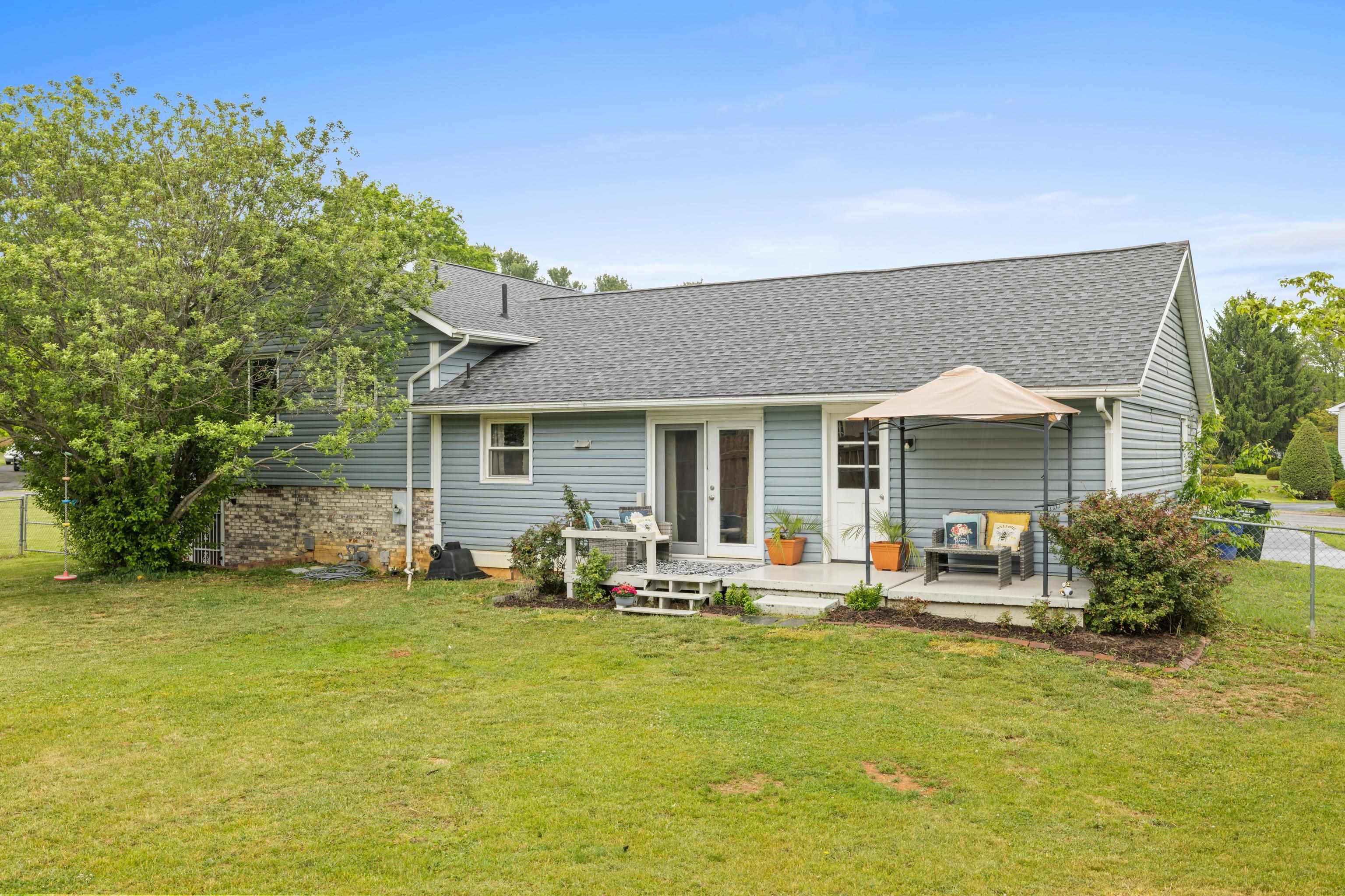 183 CAMBRIDGE DR, STUARTS DRAFT, Virginia 24477, 3 Bedrooms Bedrooms, ,2 BathroomsBathrooms,Residential,183 CAMBRIDGE DR,676982 MLS # 676982