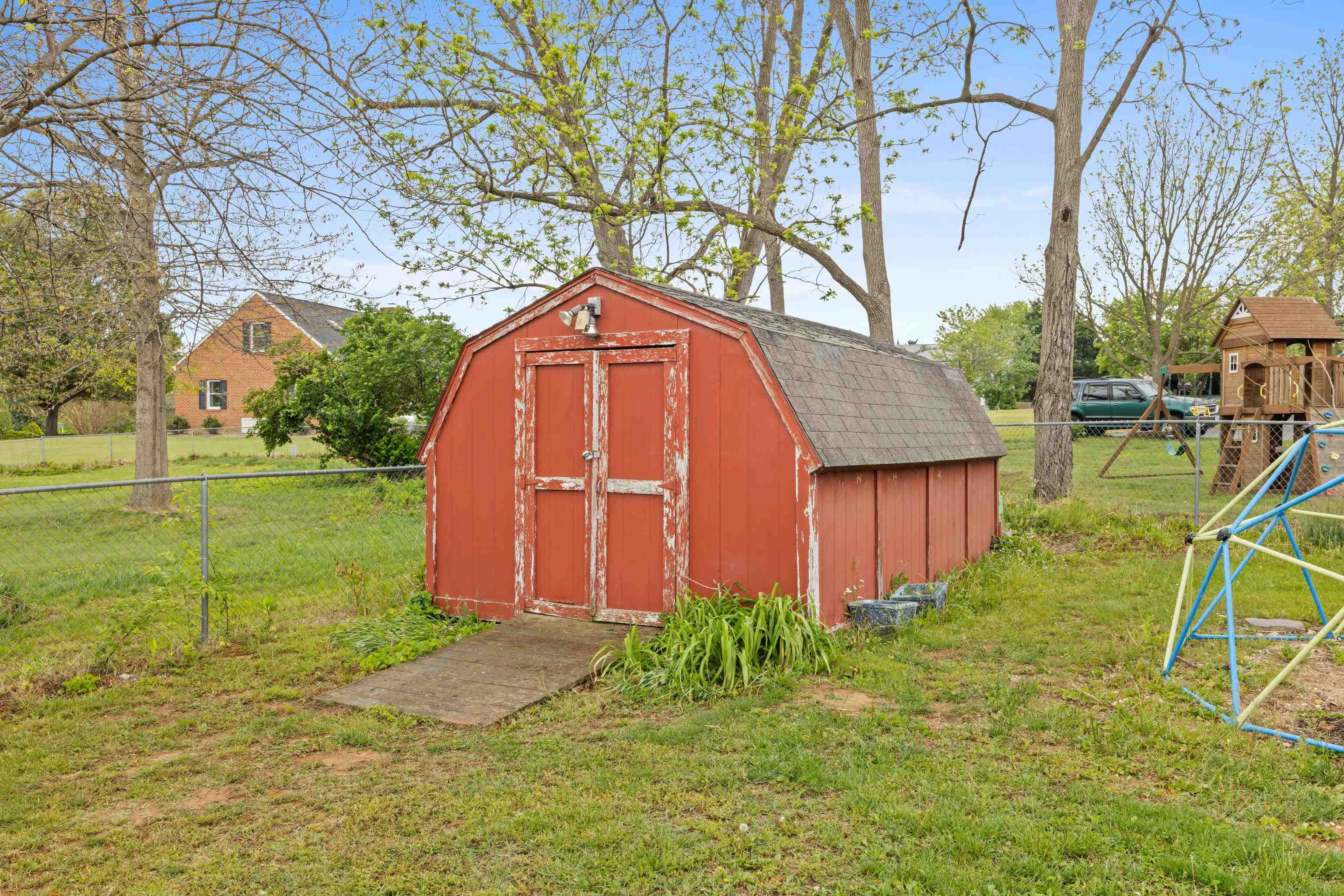 183 CAMBRIDGE DR, STUARTS DRAFT, Virginia 24477, 3 Bedrooms Bedrooms, ,2 BathroomsBathrooms,Residential,183 CAMBRIDGE DR,676982 MLS # 676982