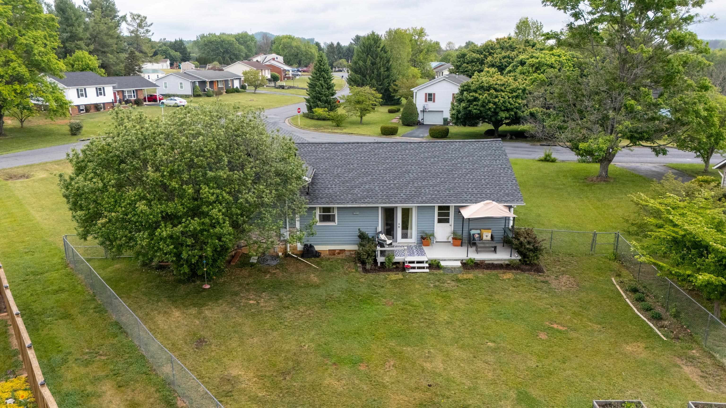 183 CAMBRIDGE DR, STUARTS DRAFT, Virginia 24477, 3 Bedrooms Bedrooms, ,2 BathroomsBathrooms,Residential,183 CAMBRIDGE DR,676982 MLS # 676982