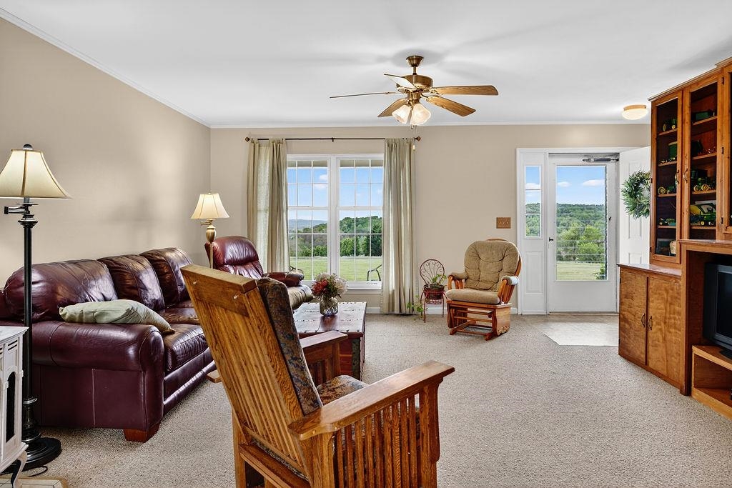 112 GUERNSEY LN, STAUNTON, Virginia 24401, 3 Bedrooms Bedrooms, ,2 BathroomsBathrooms,Residential,112 GUERNSEY LN,676983 MLS # 676983