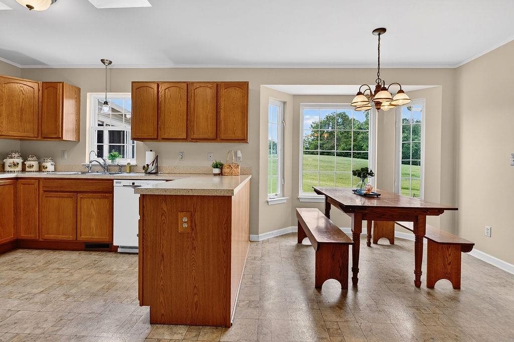 112 GUERNSEY LN, STAUNTON, Virginia 24401, 3 Bedrooms Bedrooms, ,2 BathroomsBathrooms,Residential,112 GUERNSEY LN,676983 MLS # 676983
