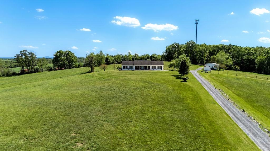 112 GUERNSEY LN, STAUNTON, Virginia 24401, 3 Bedrooms Bedrooms, ,2 BathroomsBathrooms,Residential,112 GUERNSEY LN,676983 MLS # 676983
