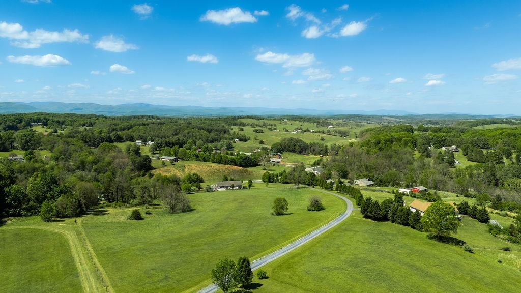 112 GUERNSEY LN, STAUNTON, Virginia 24401, 3 Bedrooms Bedrooms, ,2 BathroomsBathrooms,Residential,112 GUERNSEY LN,676983 MLS # 676983