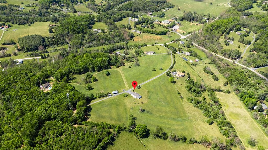 112 GUERNSEY LN, STAUNTON, Virginia 24401, 3 Bedrooms Bedrooms, ,2 BathroomsBathrooms,Residential,112 GUERNSEY LN,676983 MLS # 676983