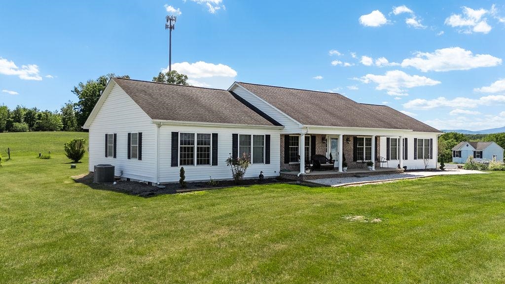 112 GUERNSEY LN, STAUNTON, Virginia 24401, 3 Bedrooms Bedrooms, ,2 BathroomsBathrooms,Residential,112 GUERNSEY LN,676983 MLS # 676983 112 GUERNSEY LN, STAUNTON, Virginia 24401, 3 Bedrooms Bedrooms, ,2 BathroomsBathrooms,Residential,112 GUERNSEY LN,676983 MLS # 676983