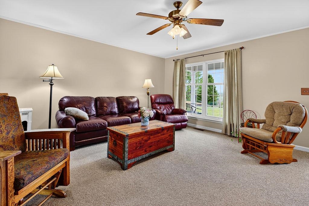 112 GUERNSEY LN, STAUNTON, Virginia 24401, 3 Bedrooms Bedrooms, ,2 BathroomsBathrooms,Residential,112 GUERNSEY LN,676983 MLS # 676983