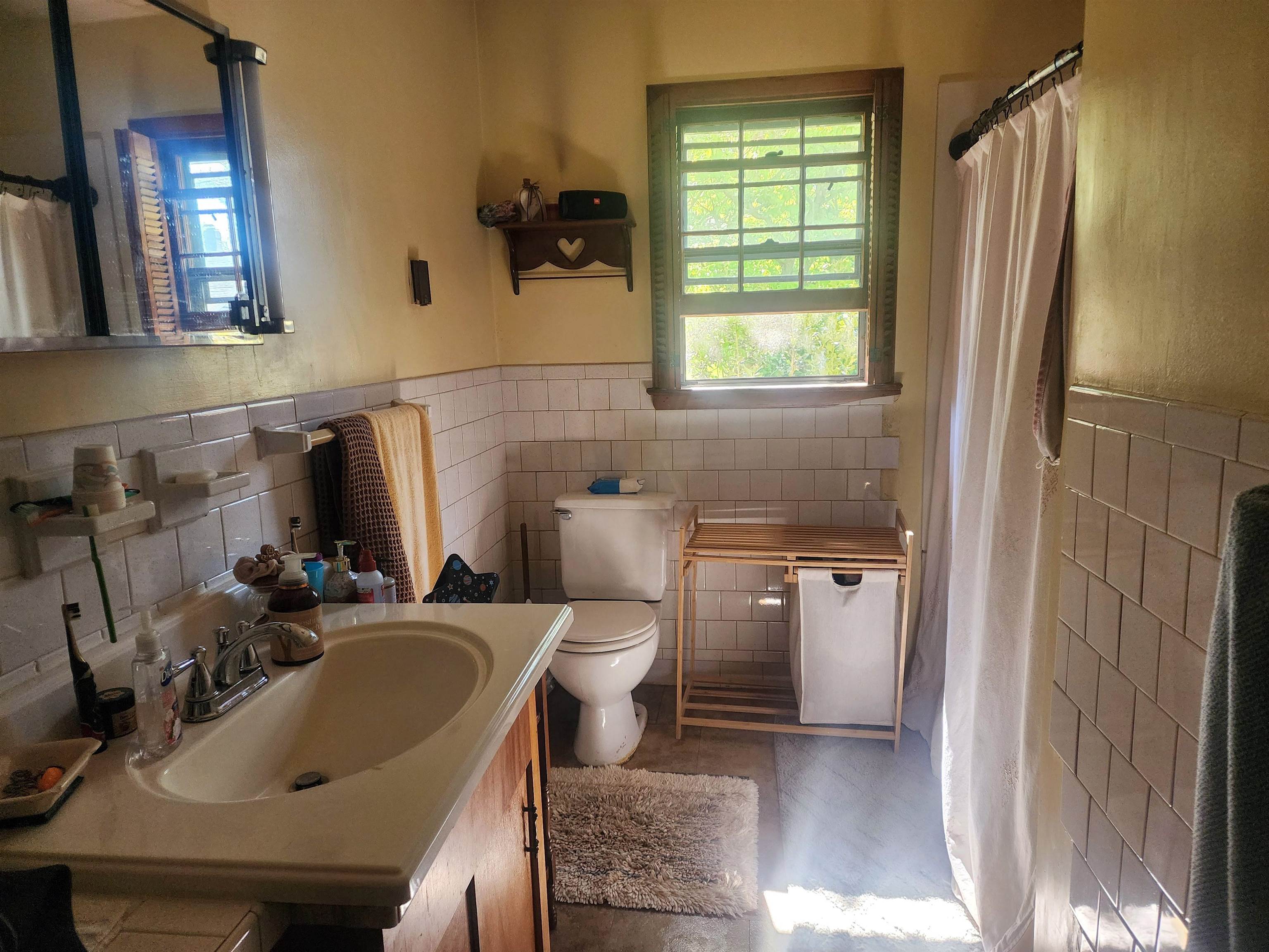 312 AUSTIN AVE, STAUNTON, Virginia 24401, 4 Bedrooms Bedrooms, ,2 BathroomsBathrooms,Residential,312 AUSTIN AVE,676984 MLS # 676984