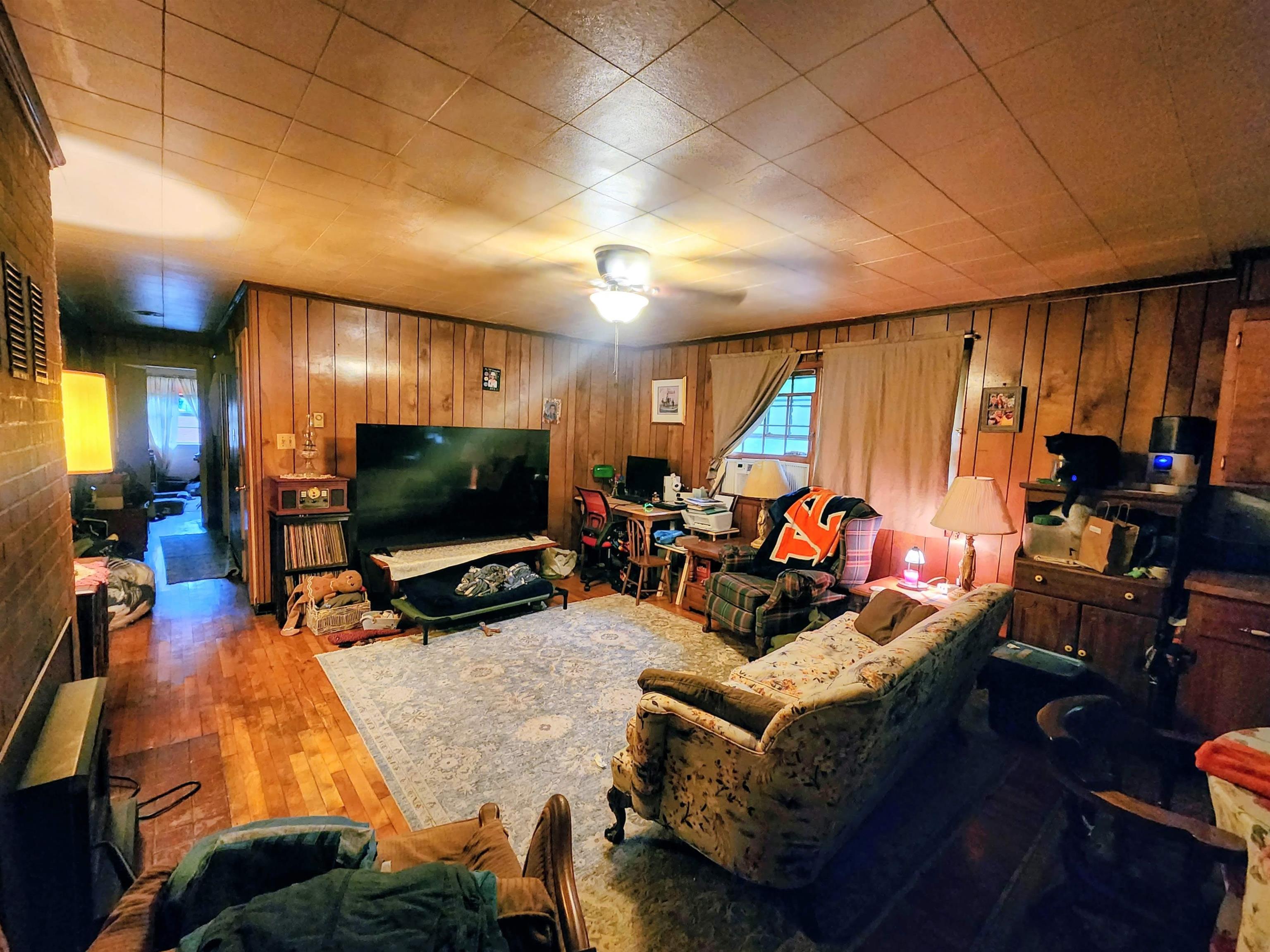 312 AUSTIN AVE, STAUNTON, Virginia 24401, 4 Bedrooms Bedrooms, ,2 BathroomsBathrooms,Residential,312 AUSTIN AVE,676984 MLS # 676984