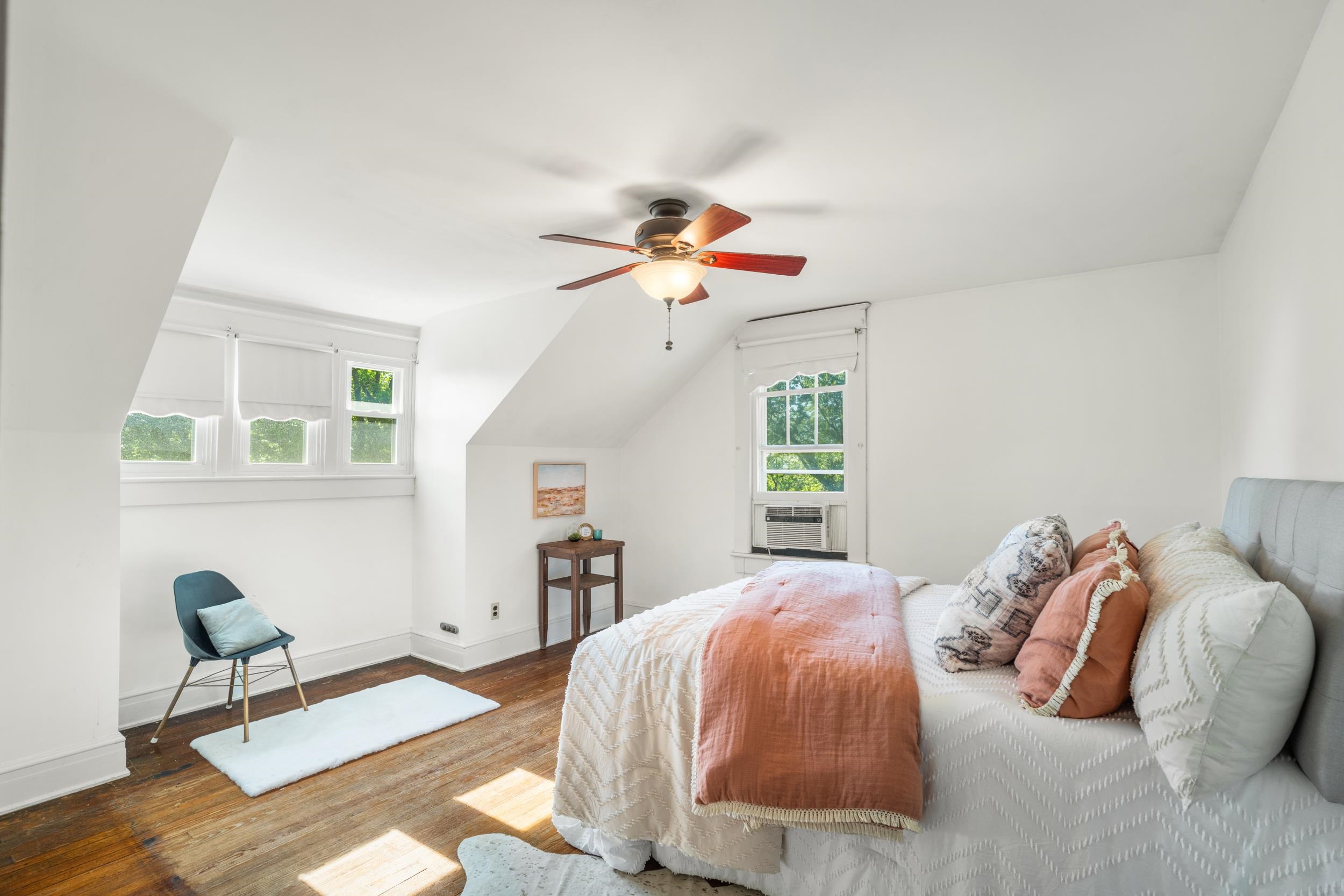 320 INSTITUTE ST, STAUNTON, Virginia 24401, 4 Bedrooms Bedrooms, ,1 BathroomBathrooms,Residential,320 INSTITUTE ST,676988 MLS # 676988